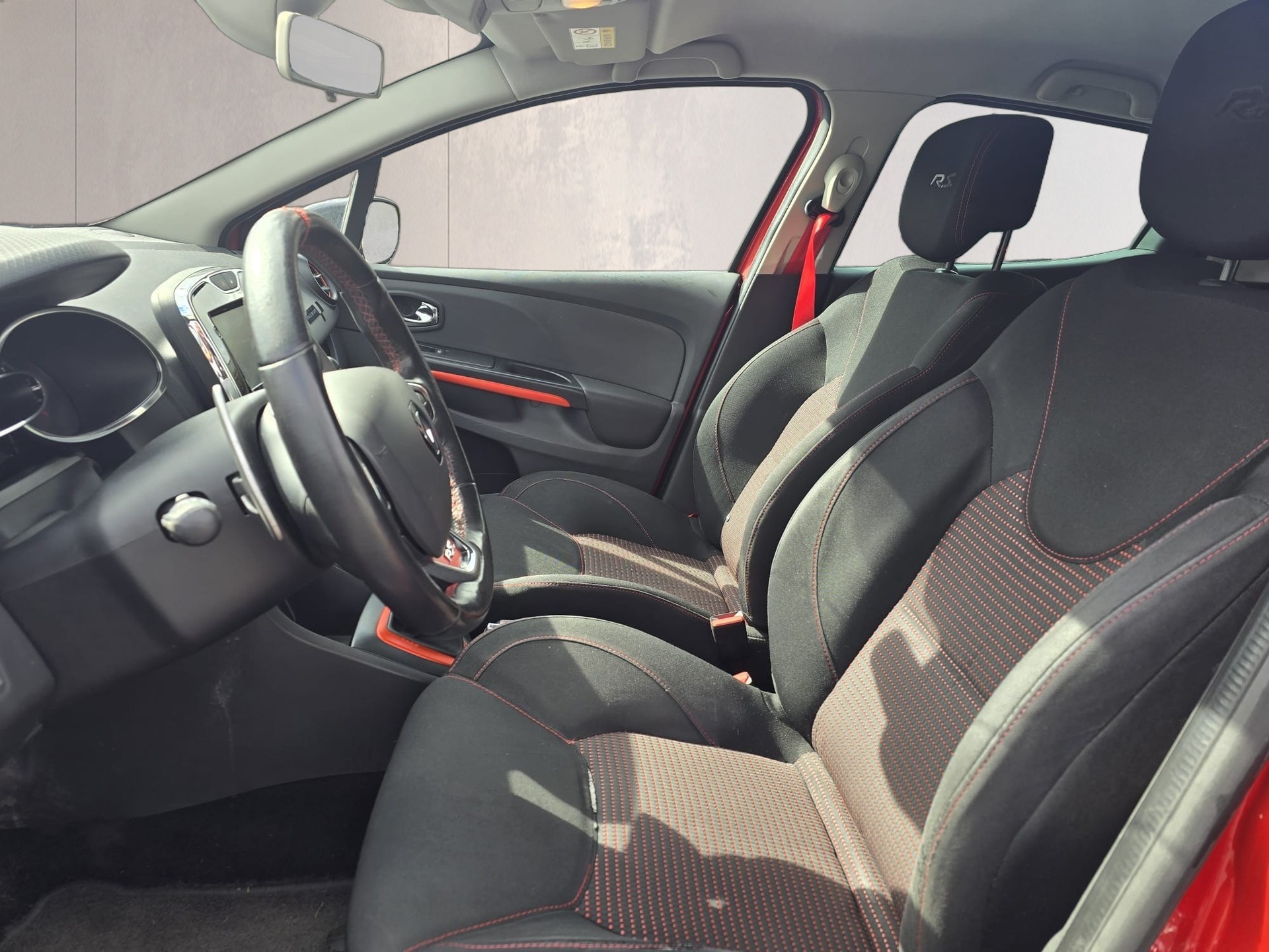 RENAULT Clio 1.6 T RS 200 EDC-image-13