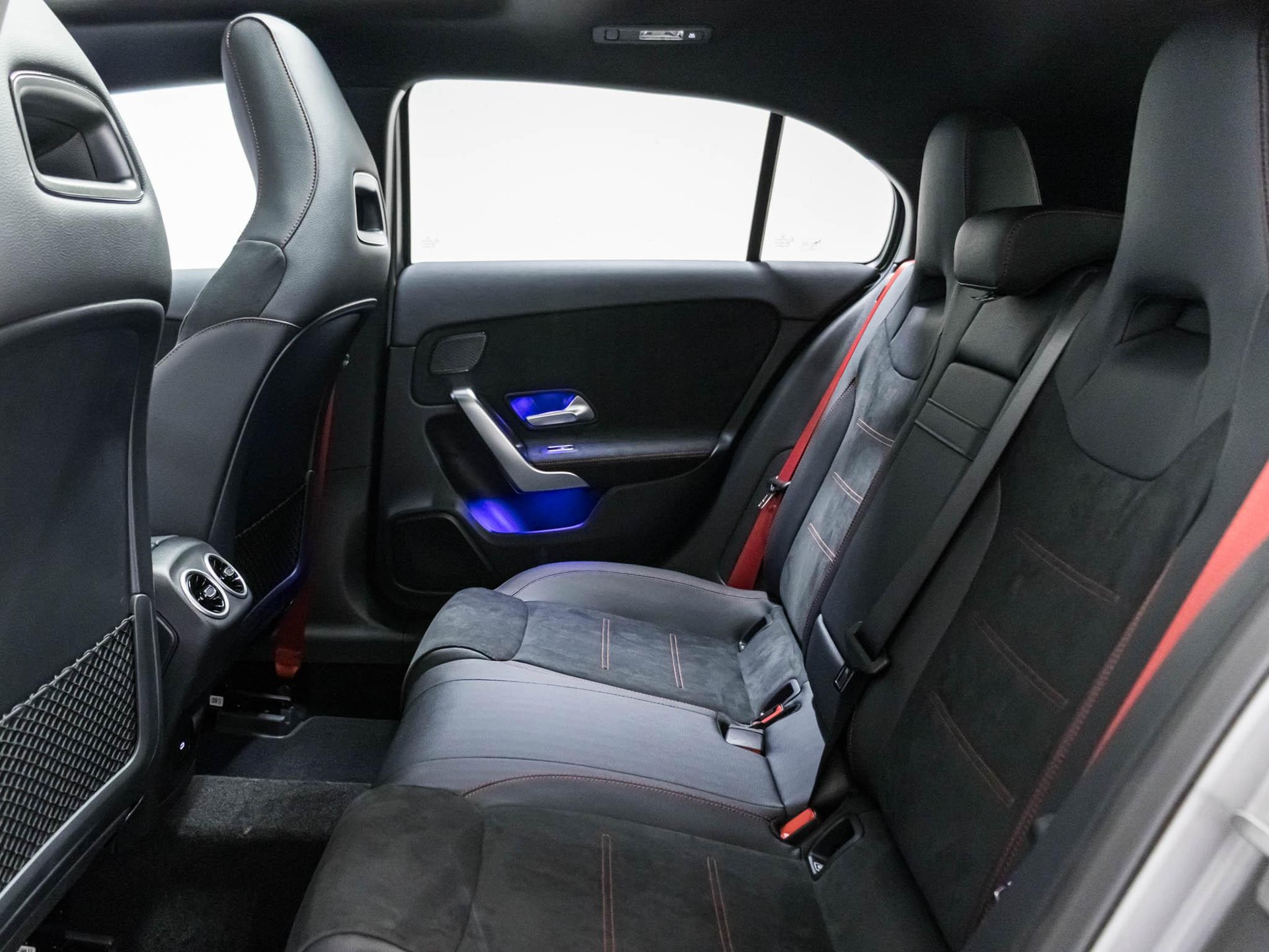 MERCEDES-BENZ A 35 AMG 4MATIC-image-7