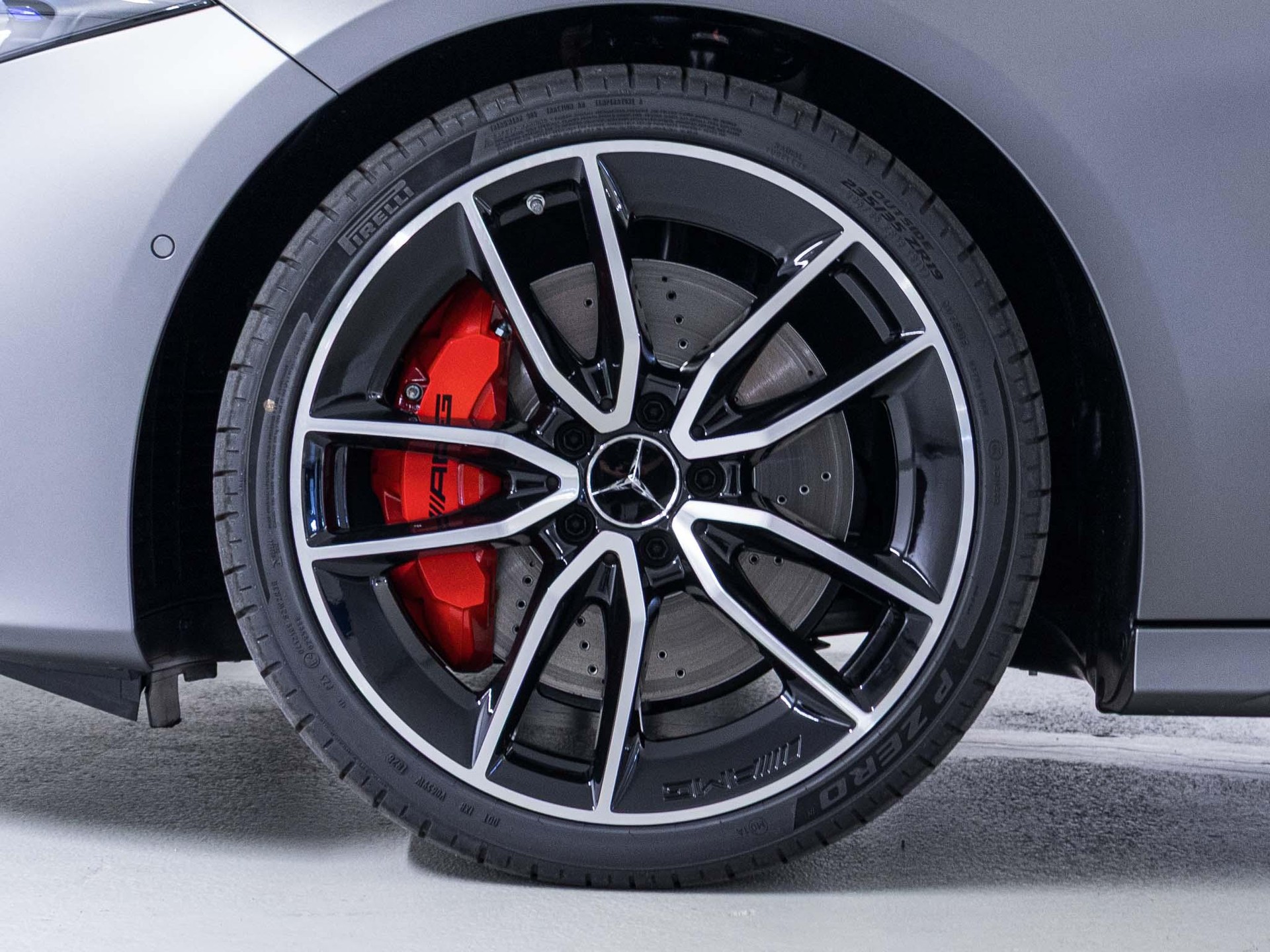 MERCEDES-BENZ A 35 AMG 4MATIC-image-14