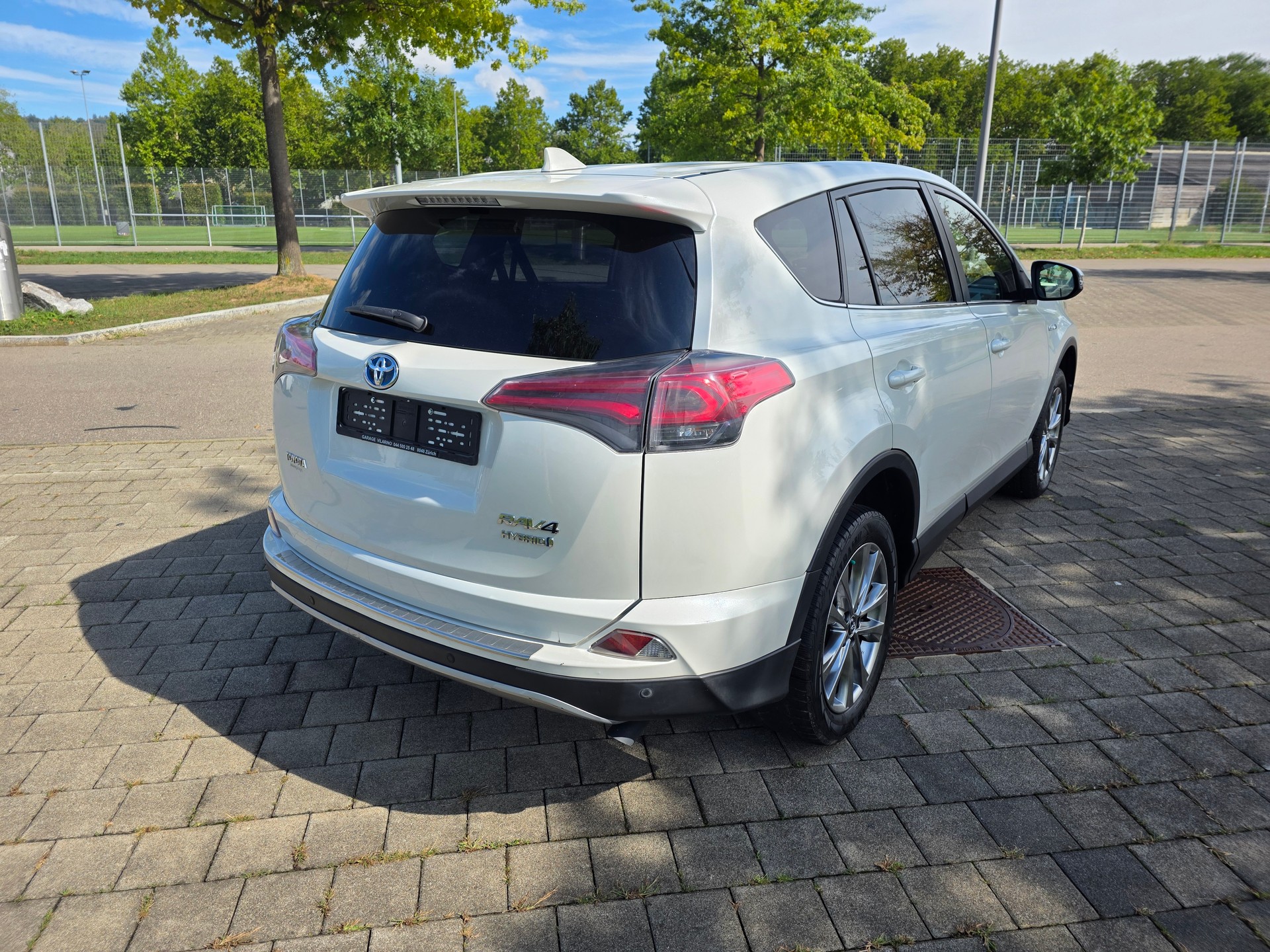 TOYOTA RAV-4 2.5 HSD Sol Premium e-CVT-showroom-element-3