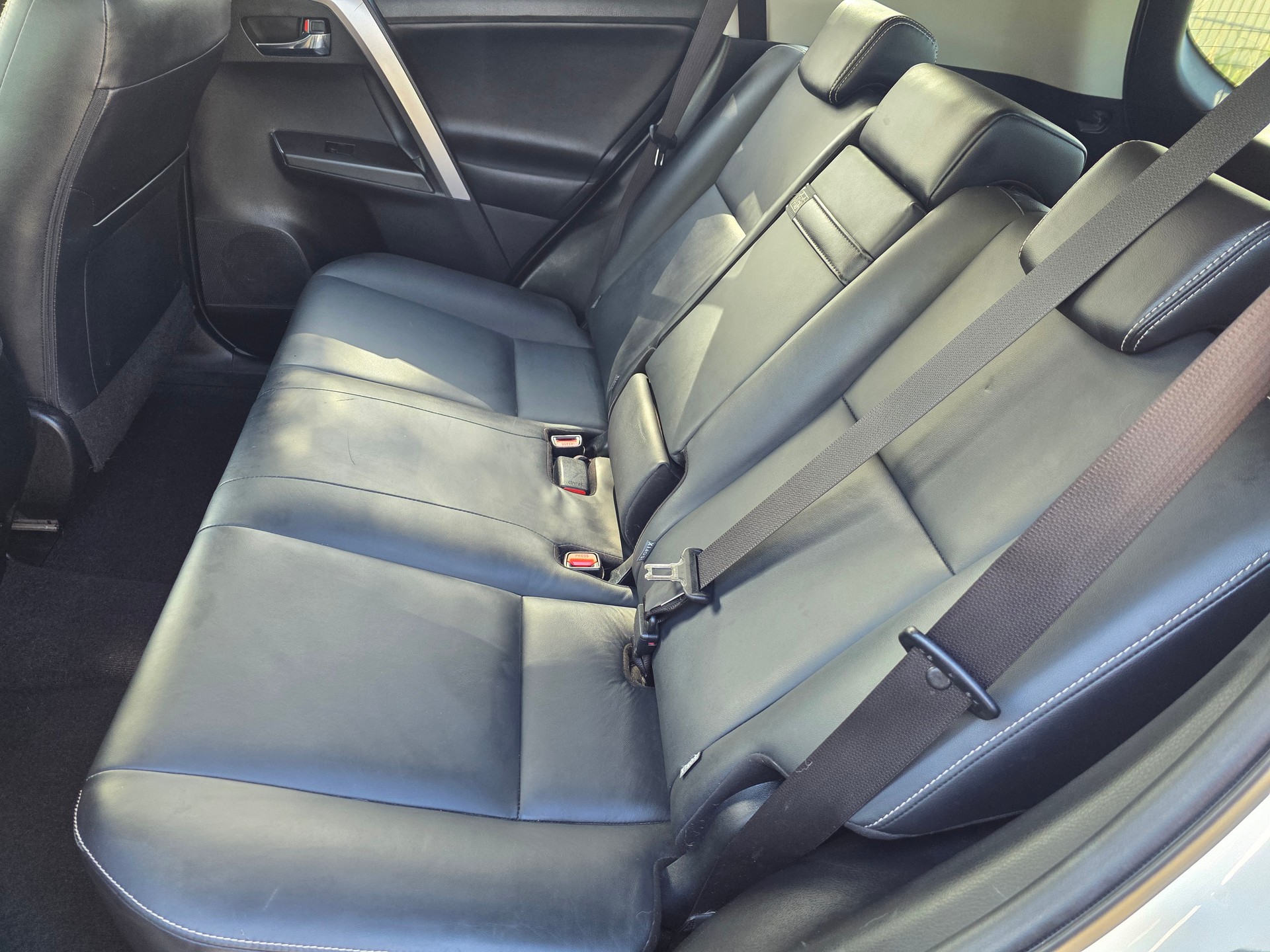 TOYOTA RAV-4 2.5 HSD Sol Premium e-CVT-image-12