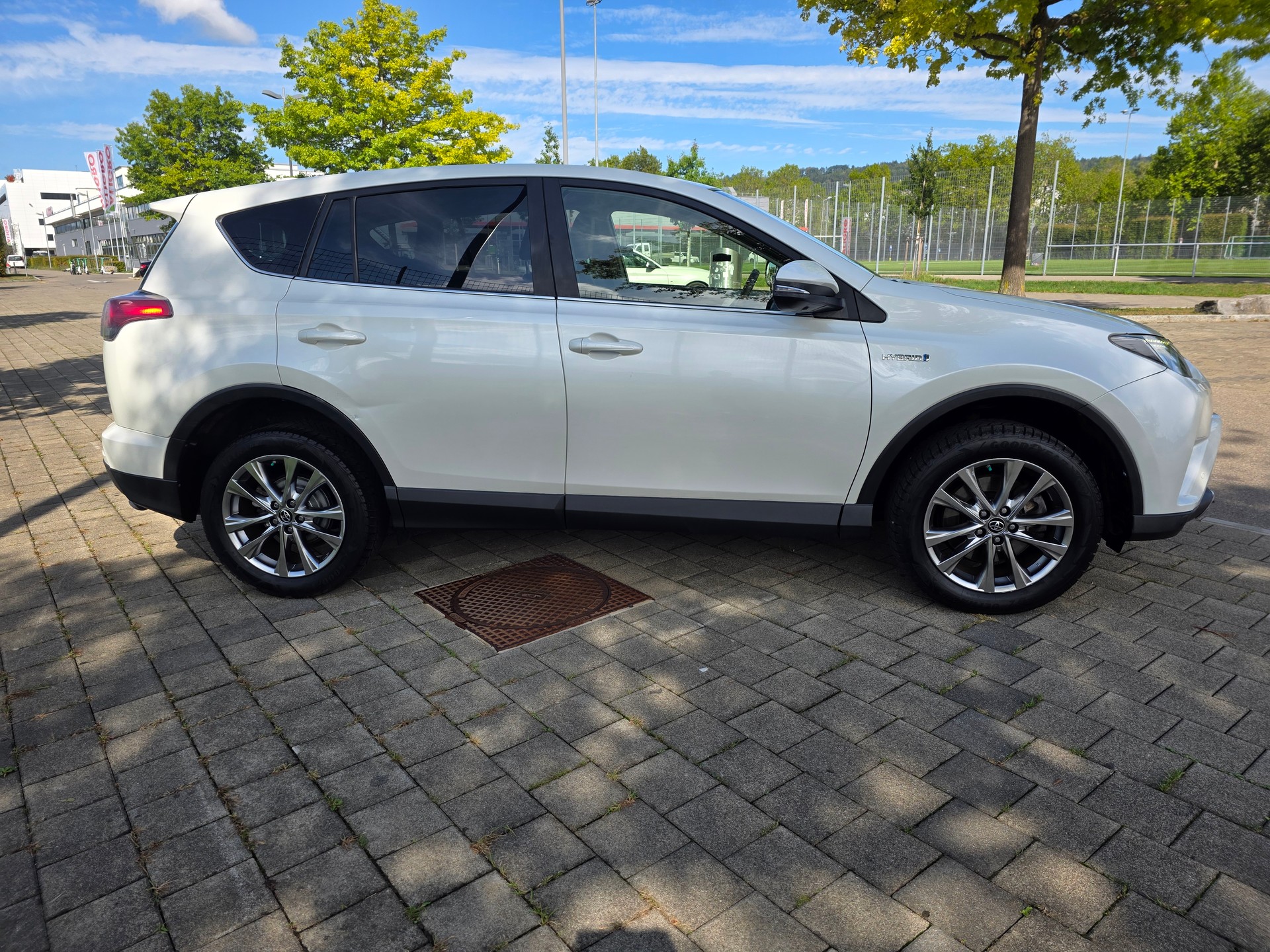 TOYOTA RAV-4 2.5 HSD Sol Premium e-CVT-image-4
