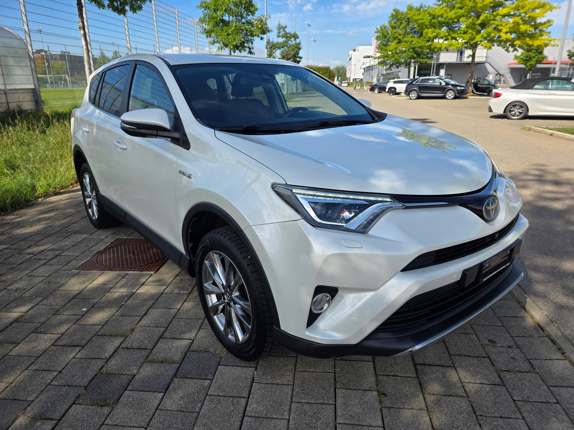 TOYOTA RAV-4 2.5 HSD Sol Premium e-CVT-showroom-element-1