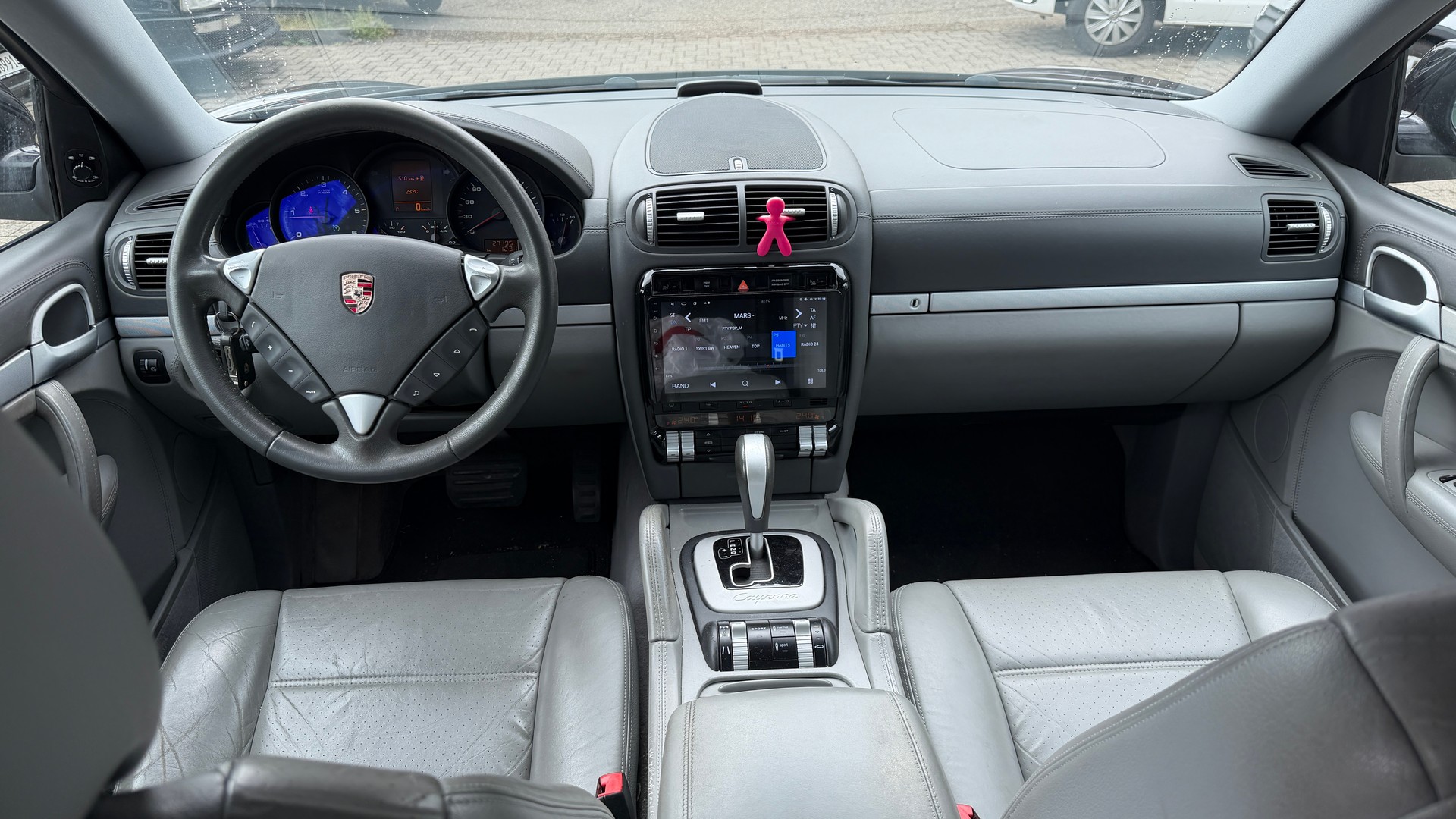 PORSCHE CAYENNE-image-4