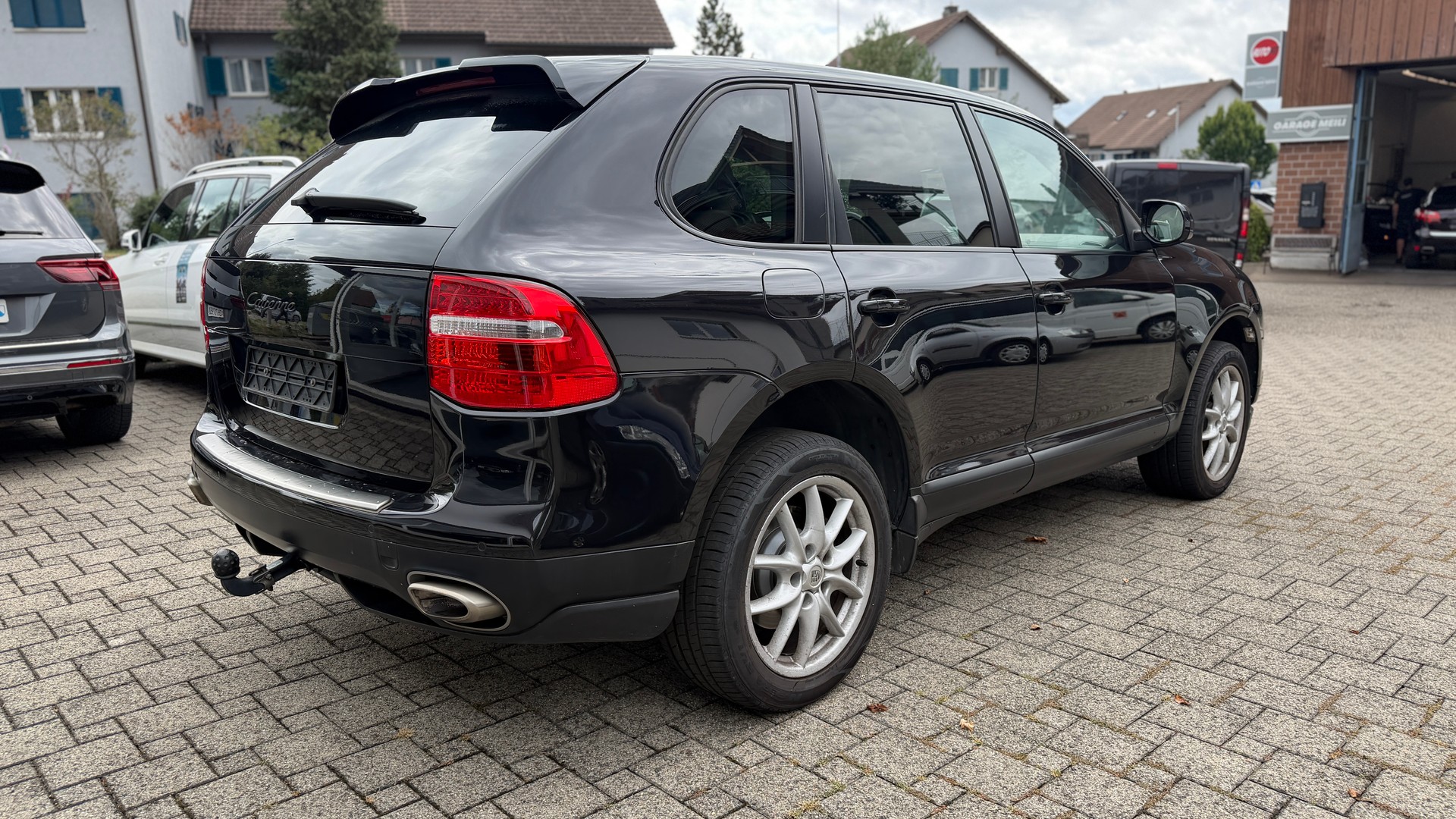 PORSCHE CAYENNE-image-2