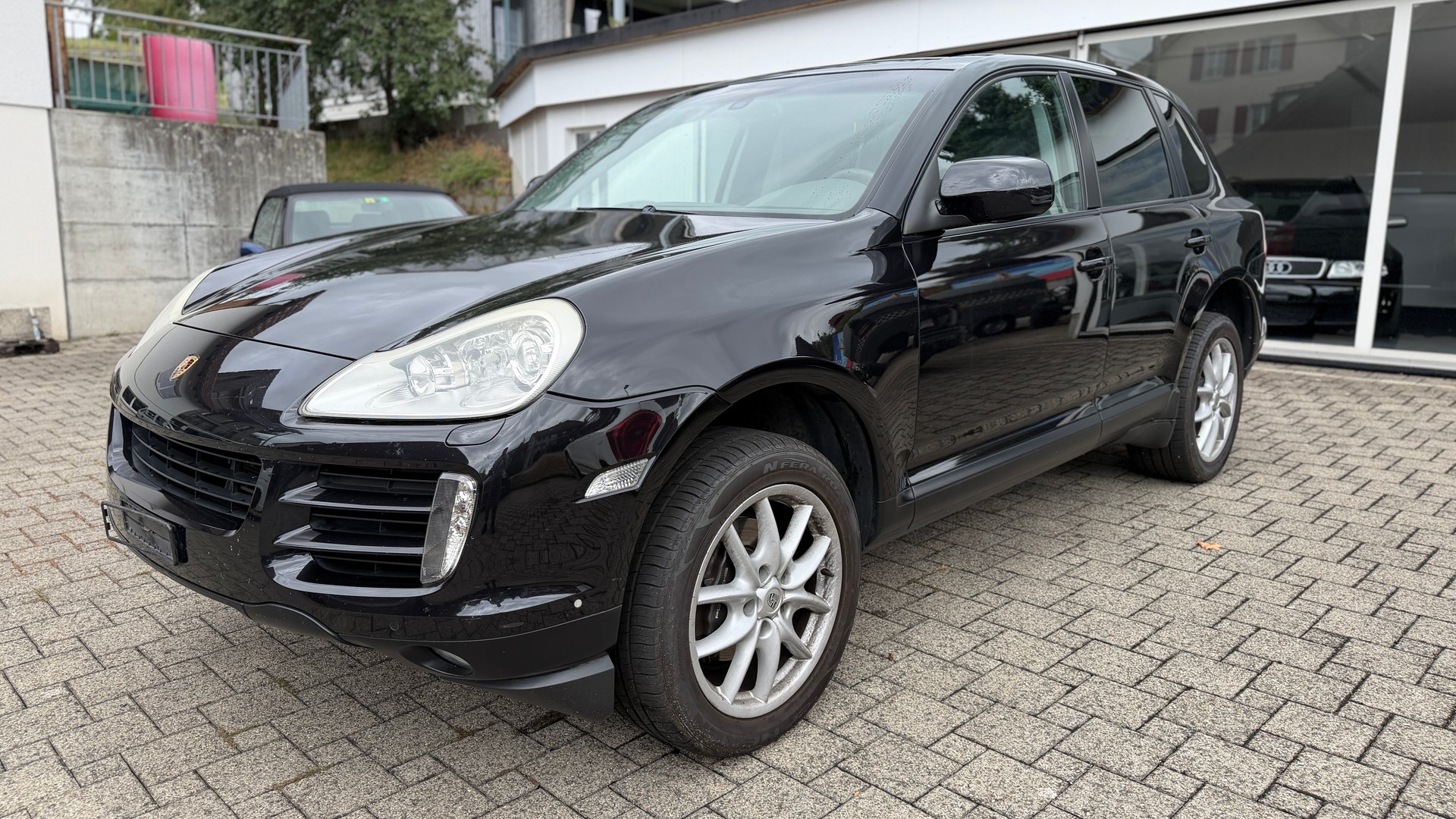 PORSCHE CAYENNE-image-0