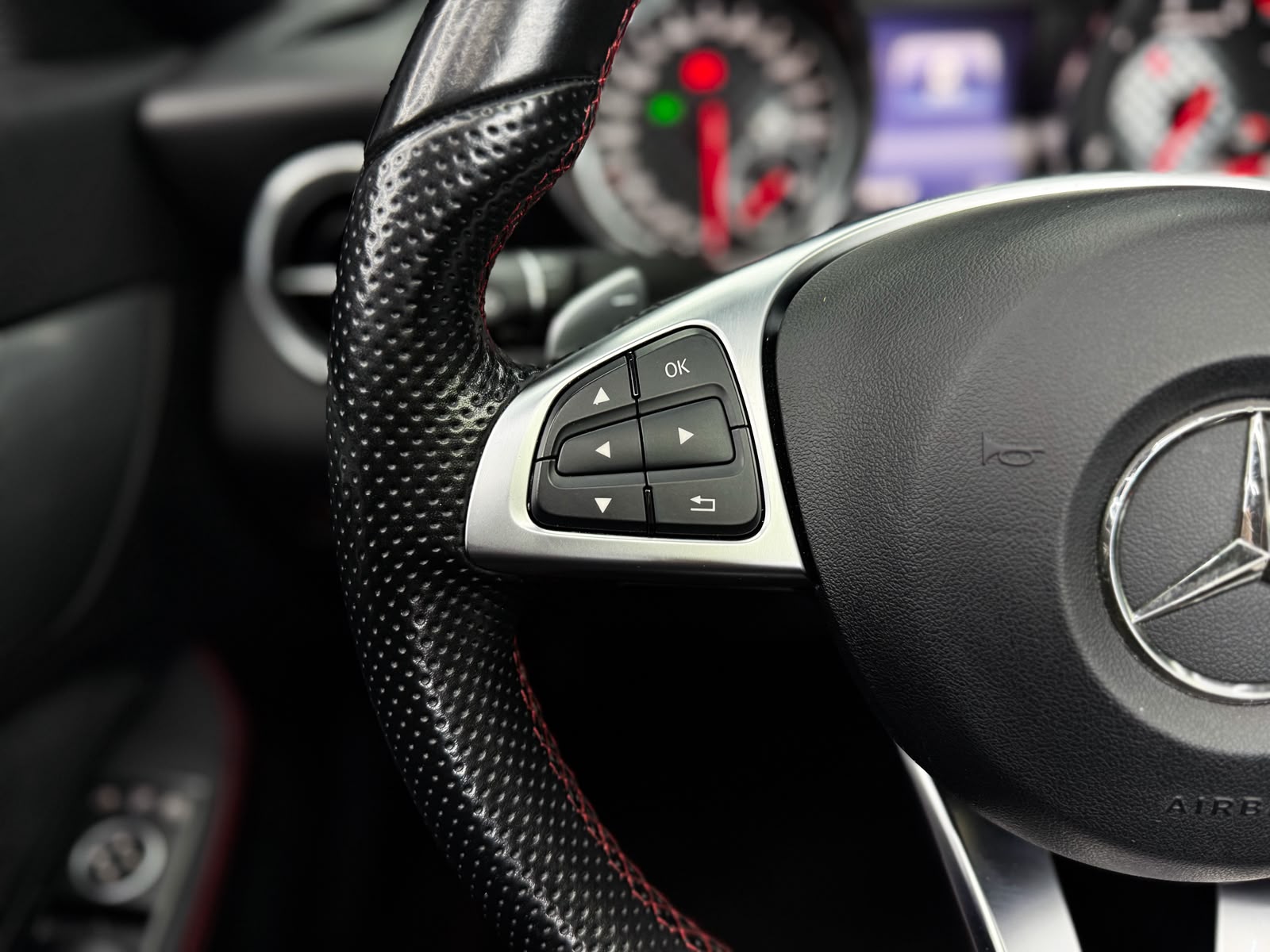 MERCEDES-BENZ SLC 43 AMG 9G-Tronic-image-11