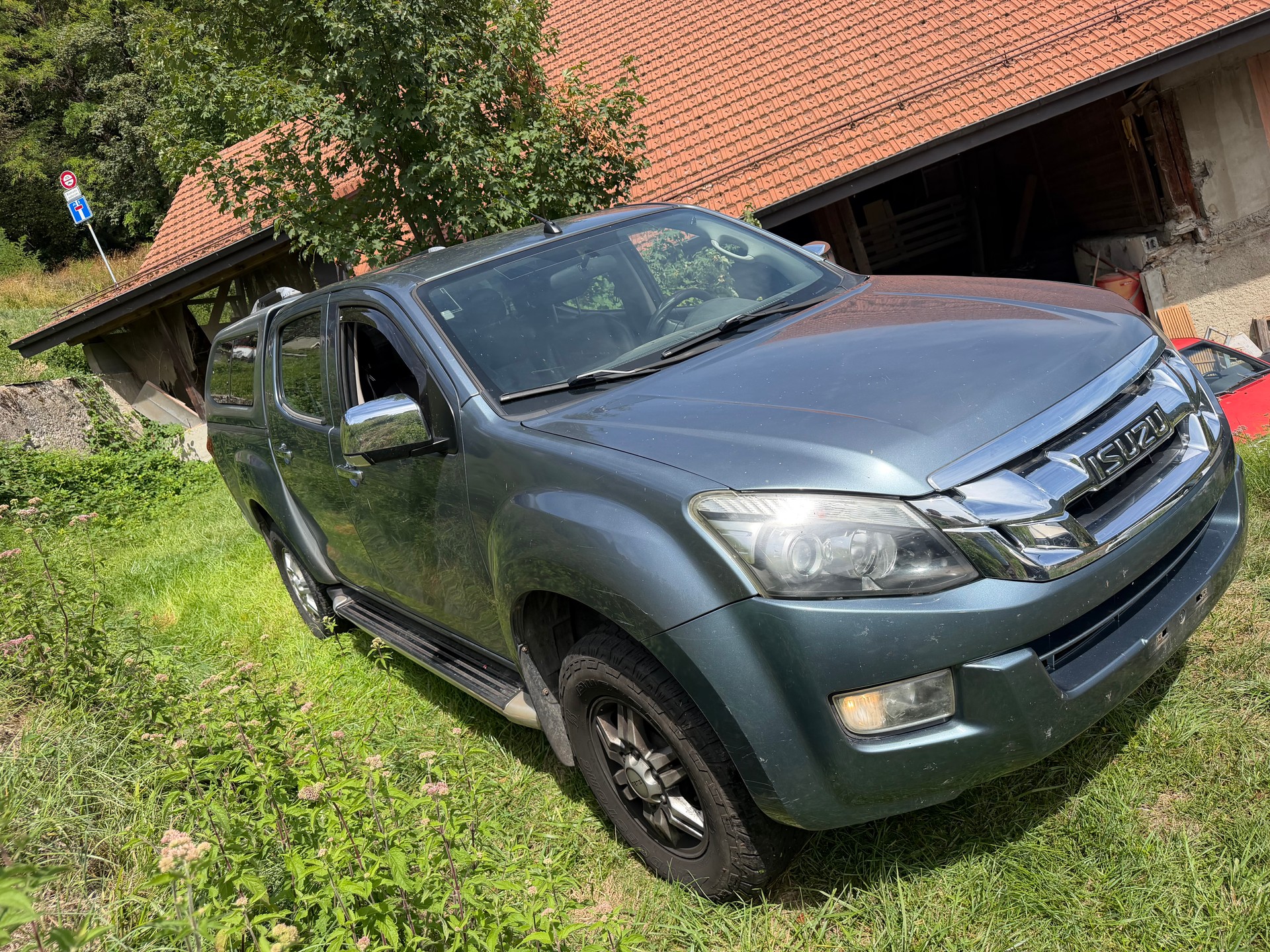 ISUZU D-MAX 2.5 Crew Cab Quasar 4x4 A-image-5