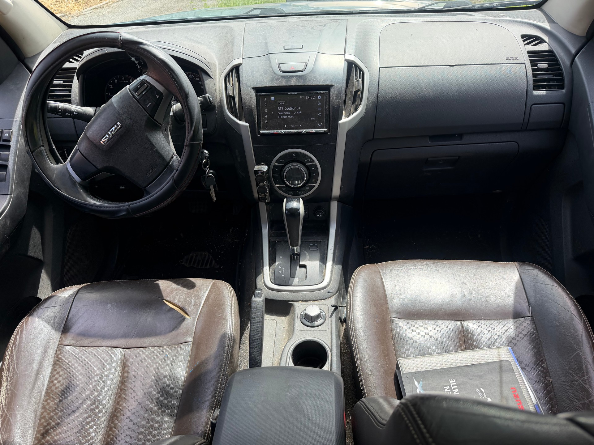 ISUZU D-MAX 2.5 Crew Cab Quasar 4x4 A-image-2