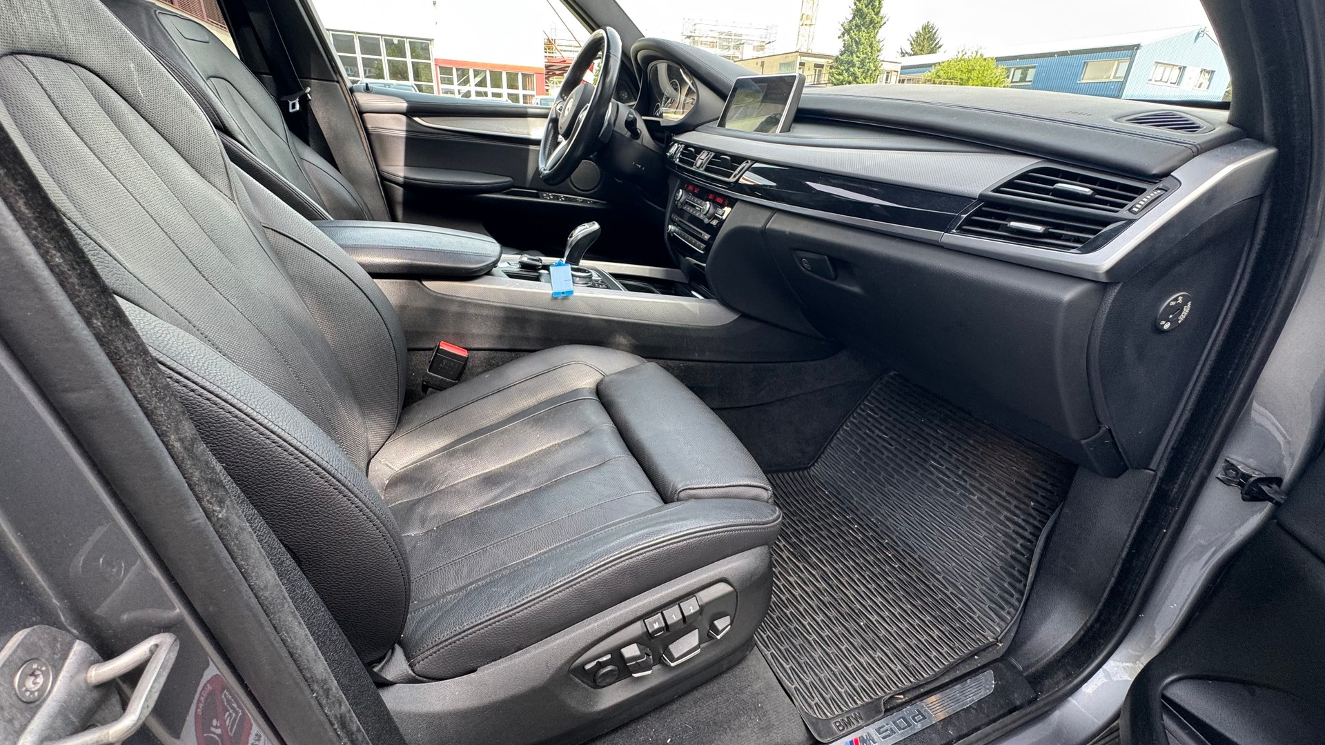 BMW X5 xDrive M50d Steptronic-image-11