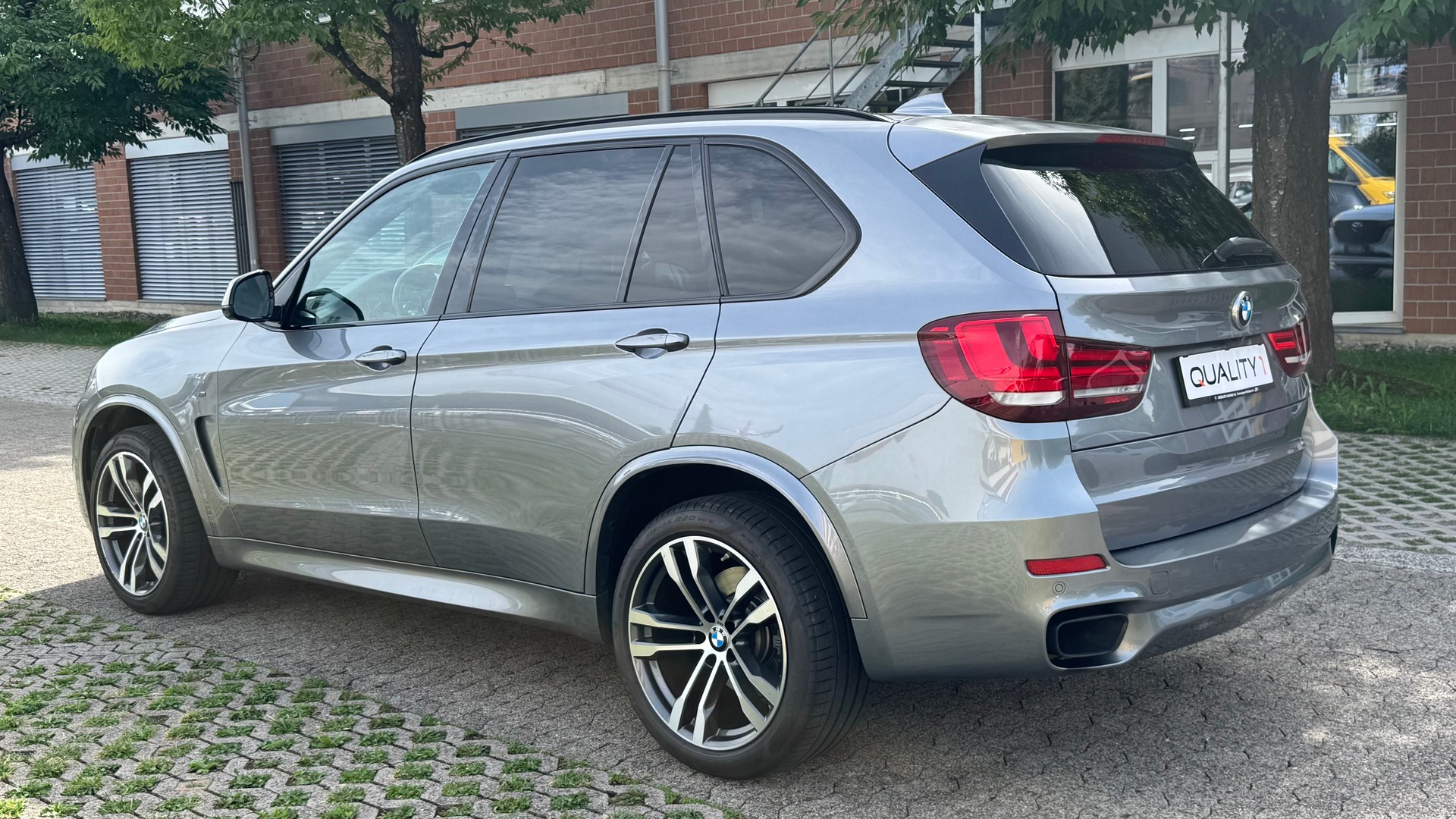 BMW X5 xDrive M50d Steptronic-image-4