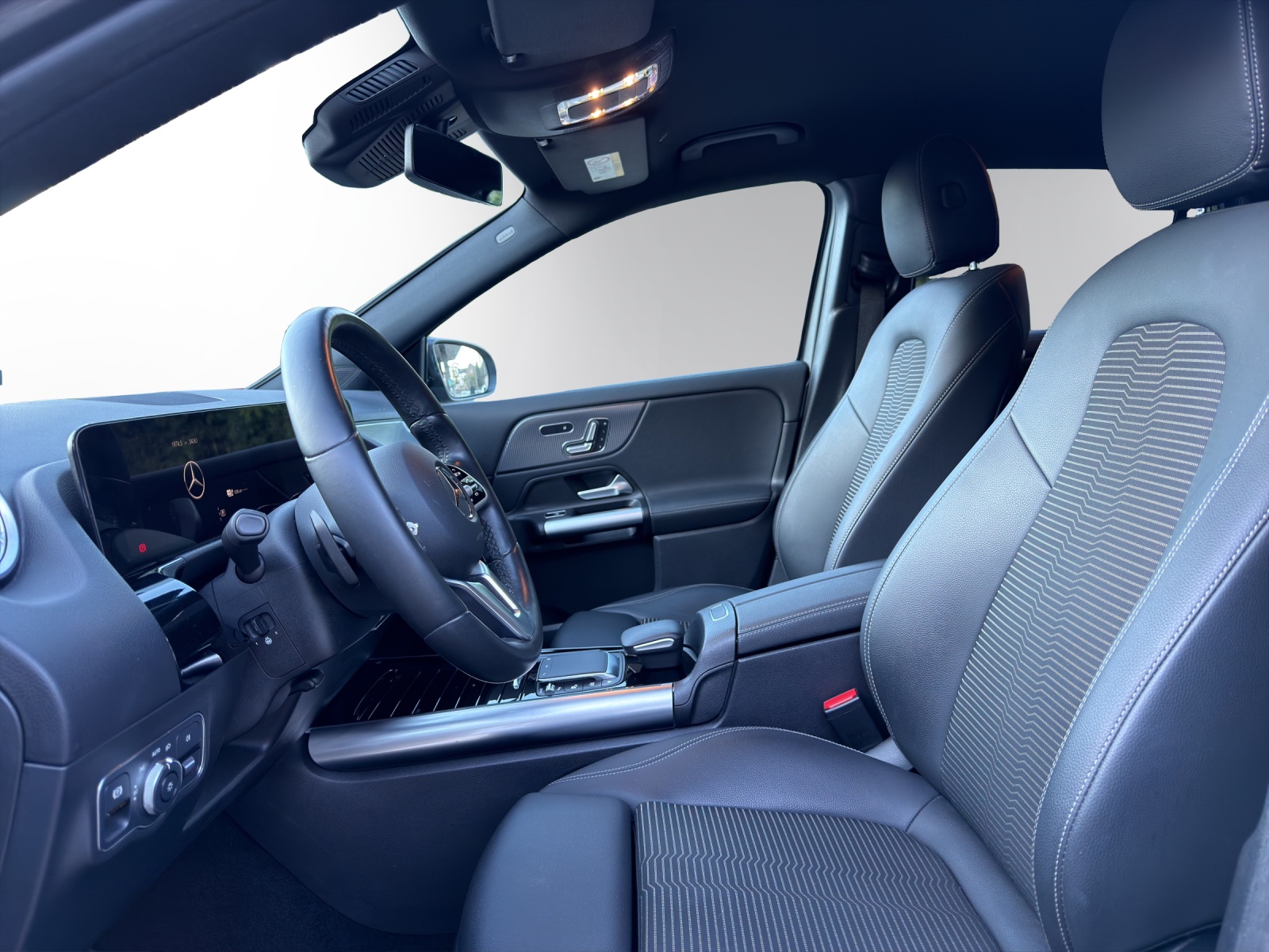 Image MERCEDES-BENZ GLA-250 GLA 250e Progressive 8G-DCT