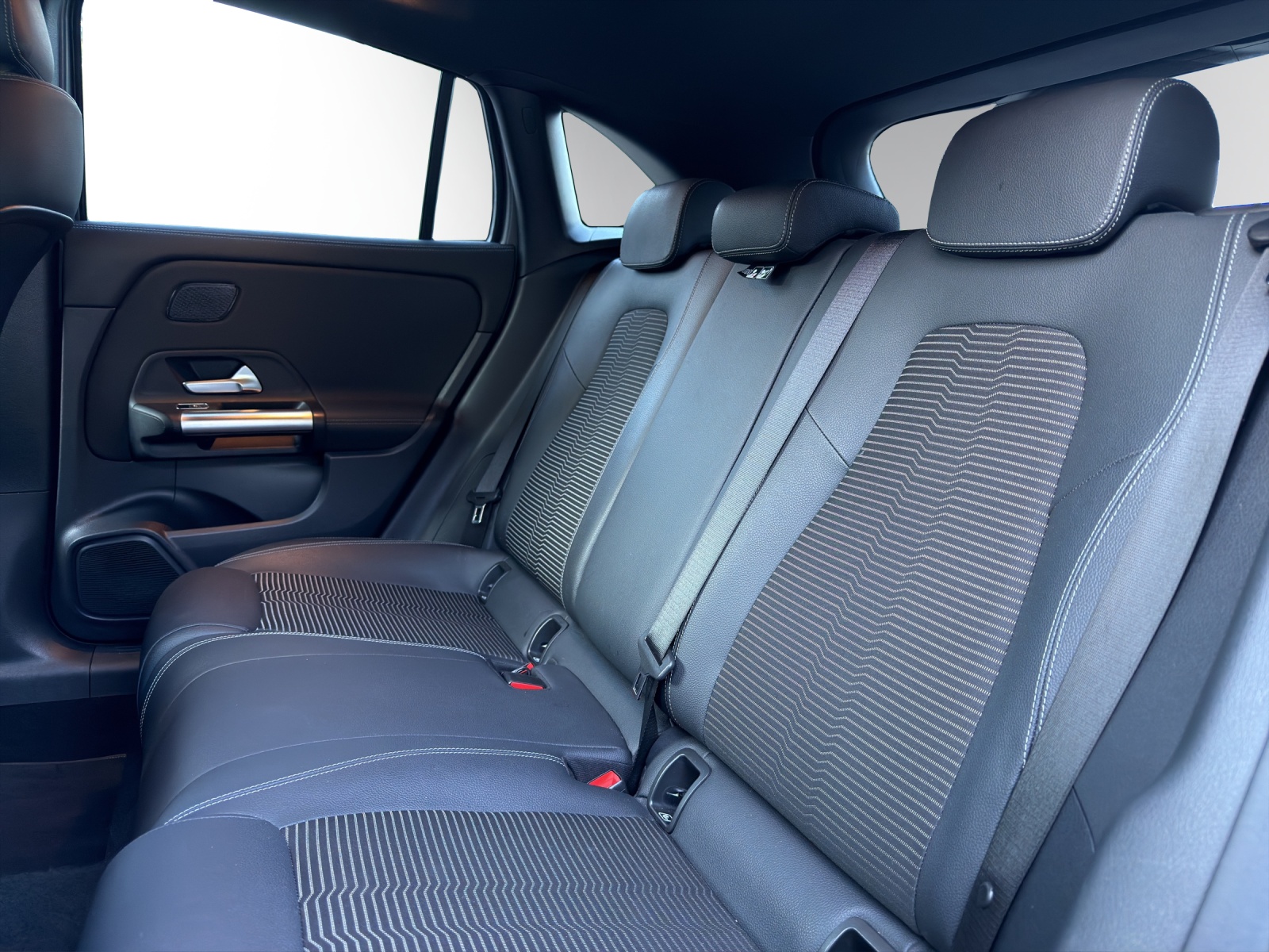 Image MERCEDES-BENZ GLA-250 GLA 250e Progressive 8G-DCT