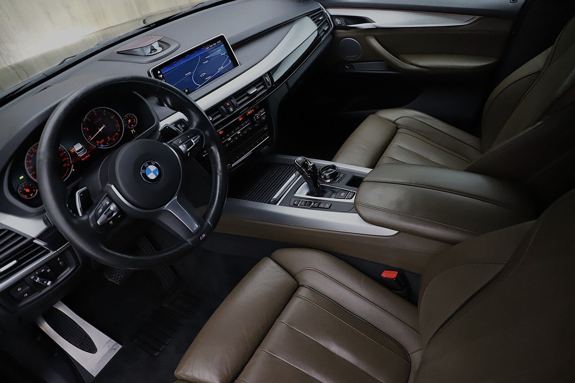 BMW X5 xDrive 50i Pure M Sport Steptronic-image-4