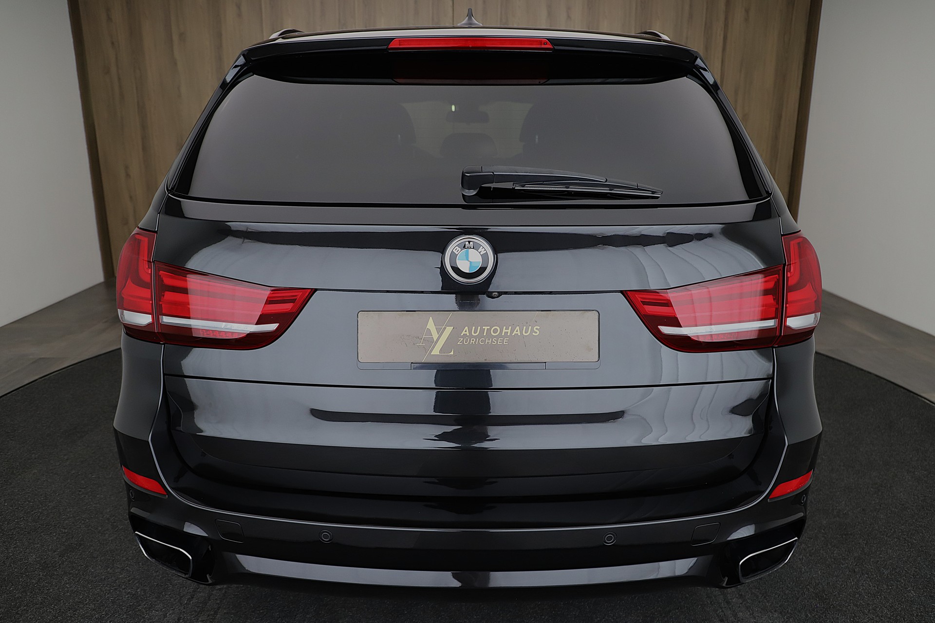 BMW X5 xDrive 50i Pure M Sport Steptronic-image-3
