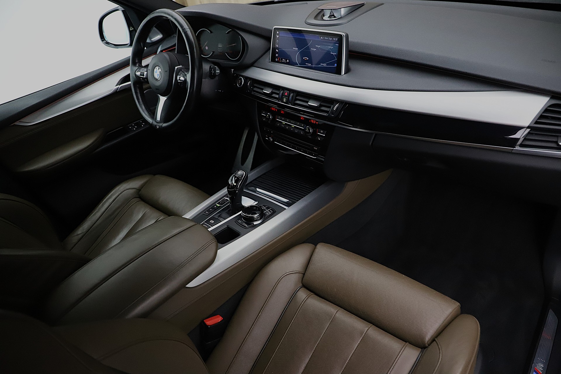 BMW X5 xDrive 50i Pure M Sport Steptronic-image-6