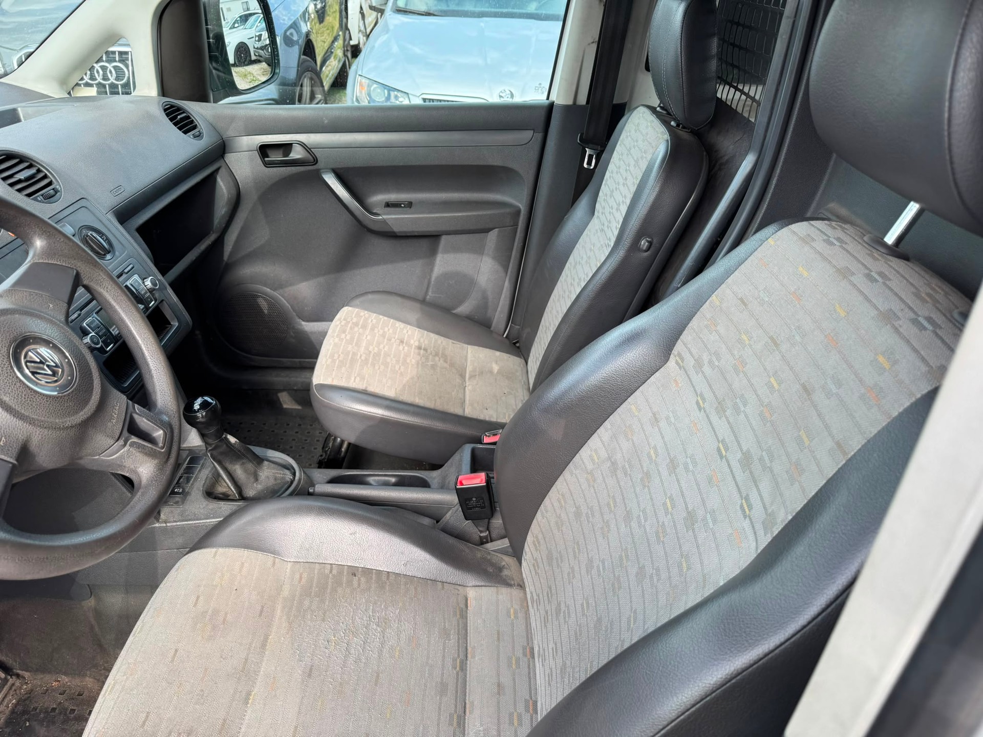 VW Caddy 1.2TSI Entry-image-10