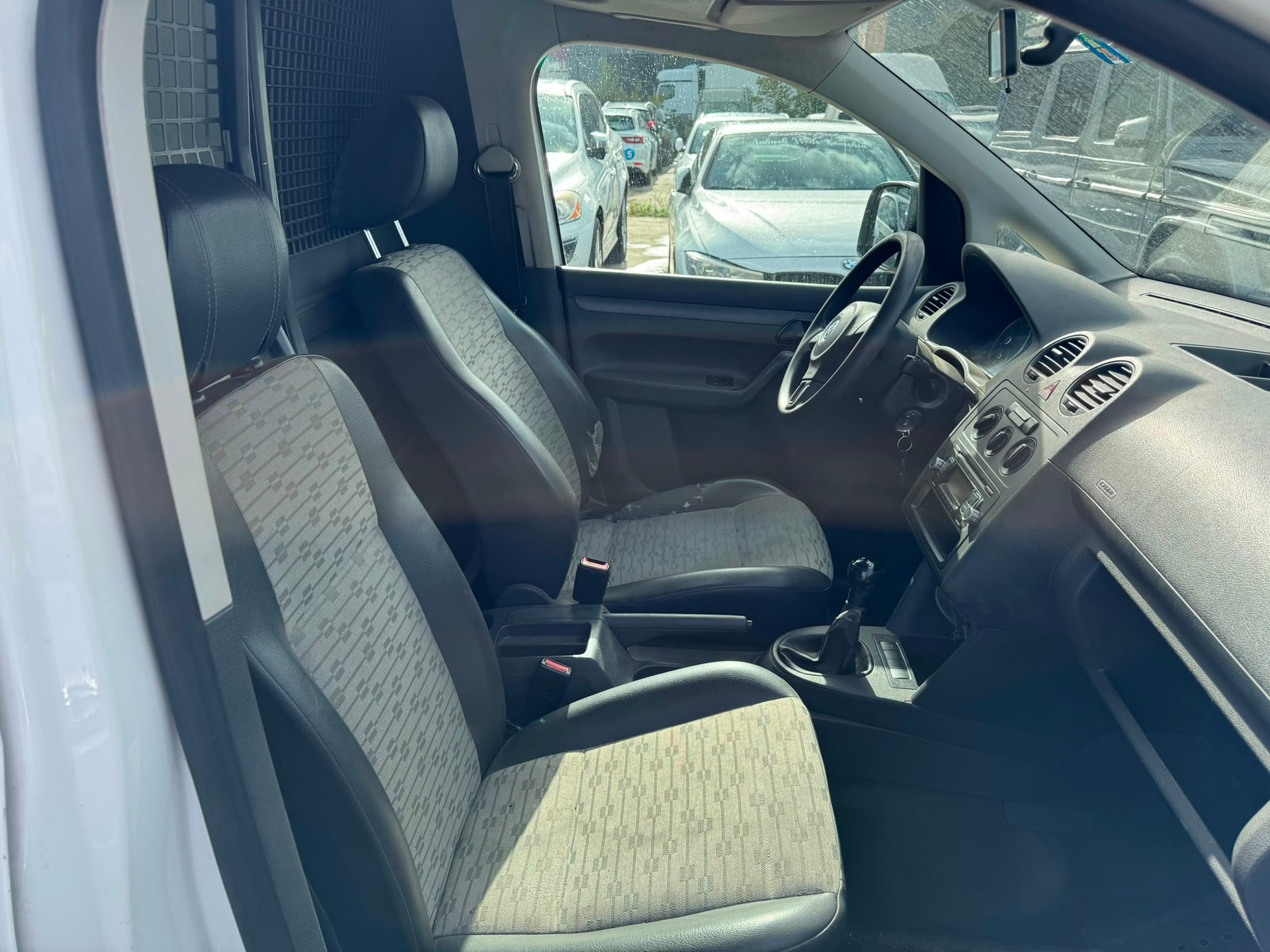 VW Caddy 1.2TSI Entry-image-12
