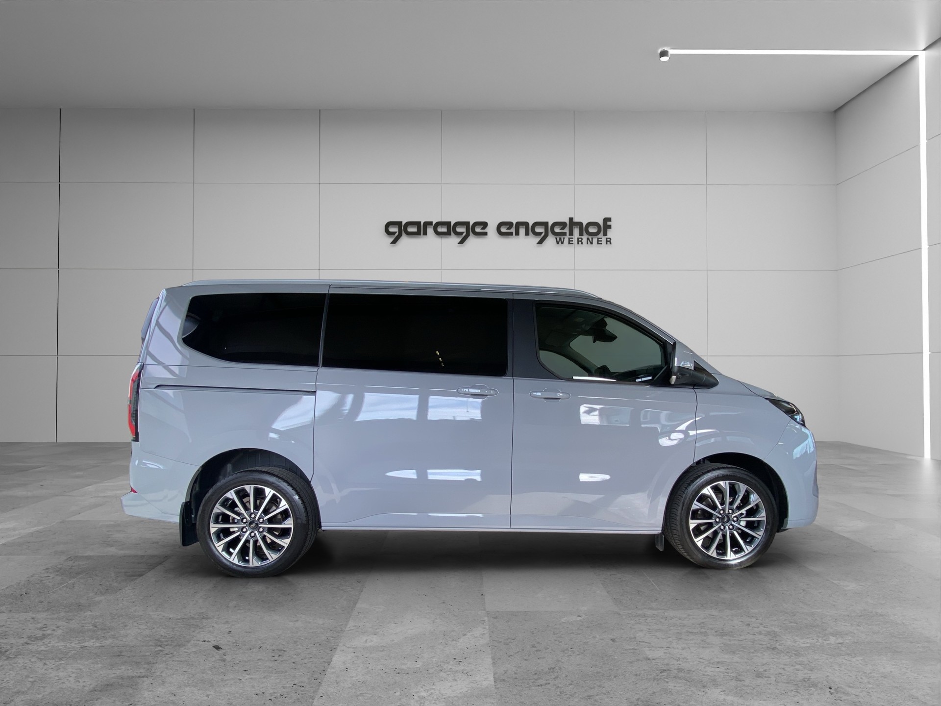 FORD Tourneo Bus 340 L1H1 PHEV TitaniumX-image-7