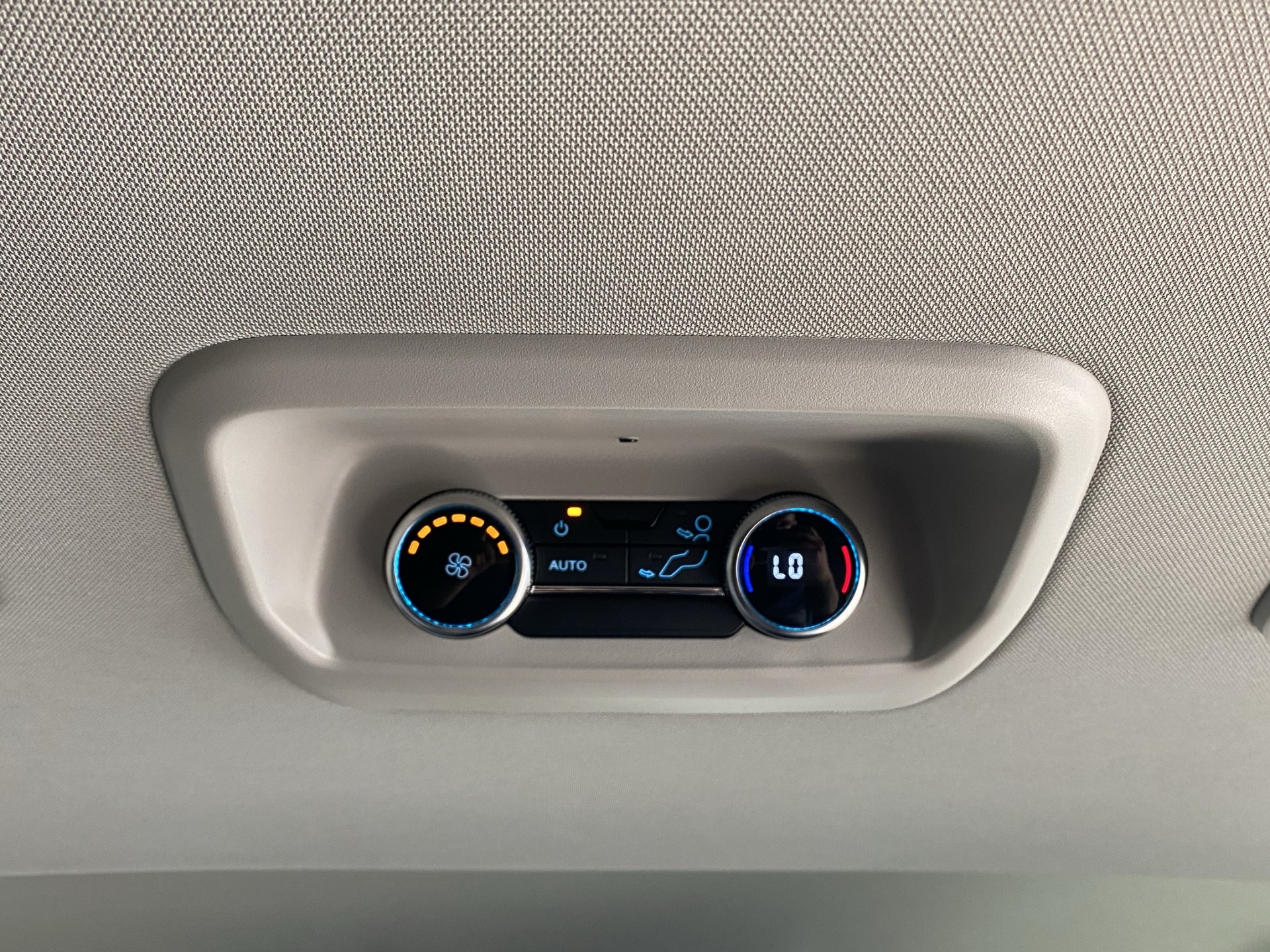 FORD Tourneo Bus 340 L1H1 PHEV TitaniumX-image-14