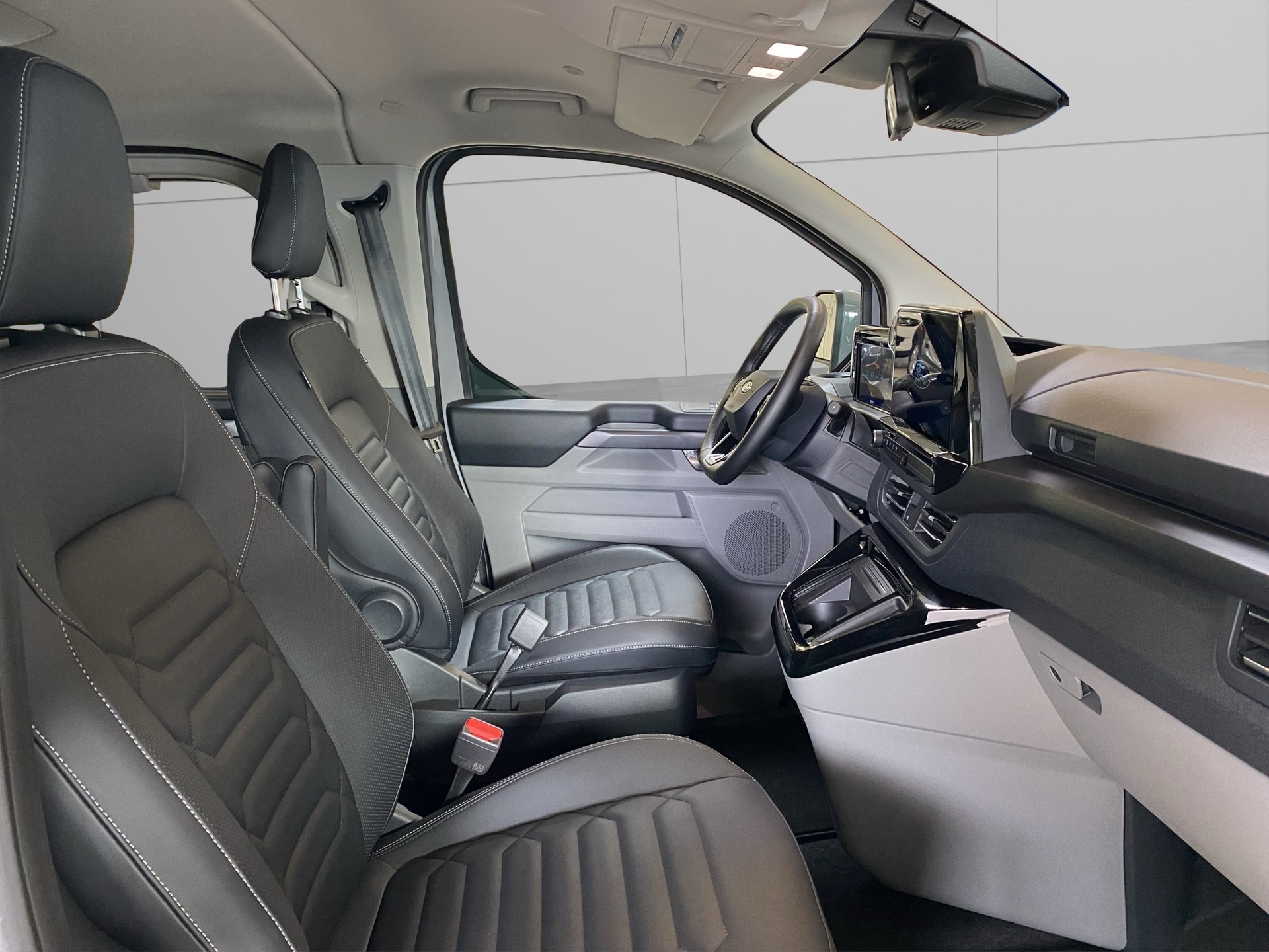FORD Tourneo Bus 340 L1H1 PHEV TitaniumX-image-10