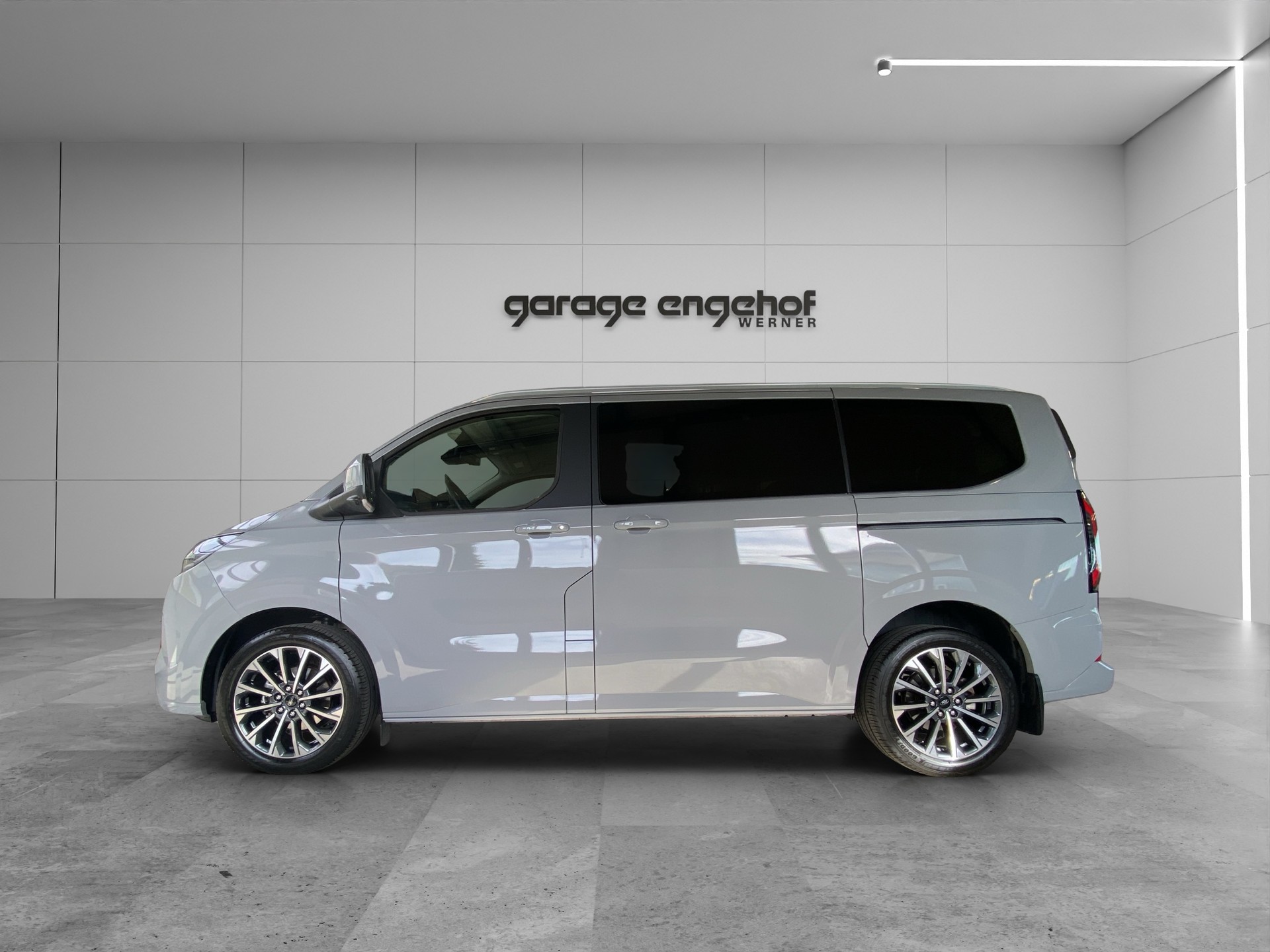 FORD Tourneo Bus 340 L1H1 PHEV TitaniumX-image-2