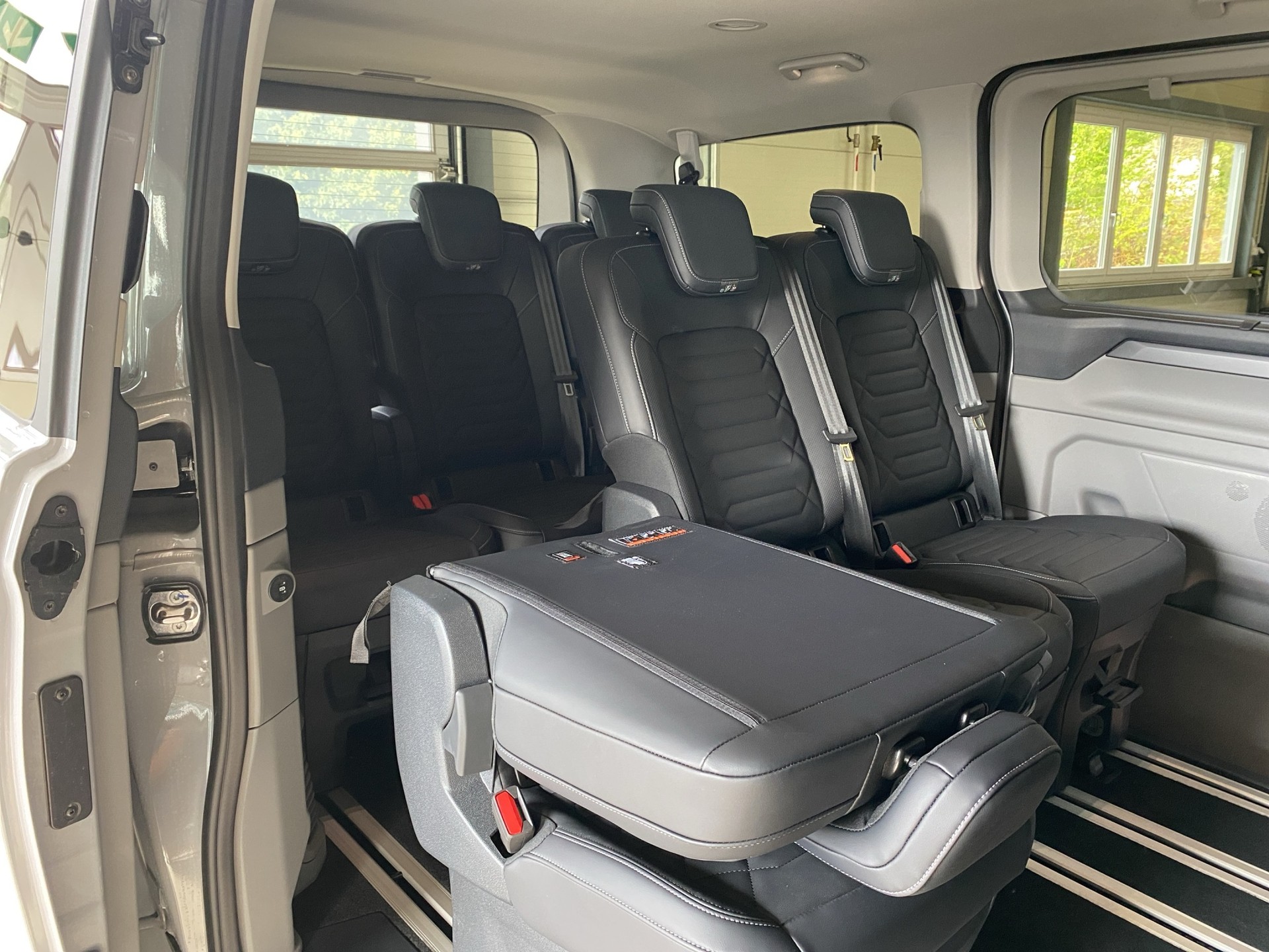 FORD Tourneo Bus 340 L1H1 PHEV TitaniumX-image-11