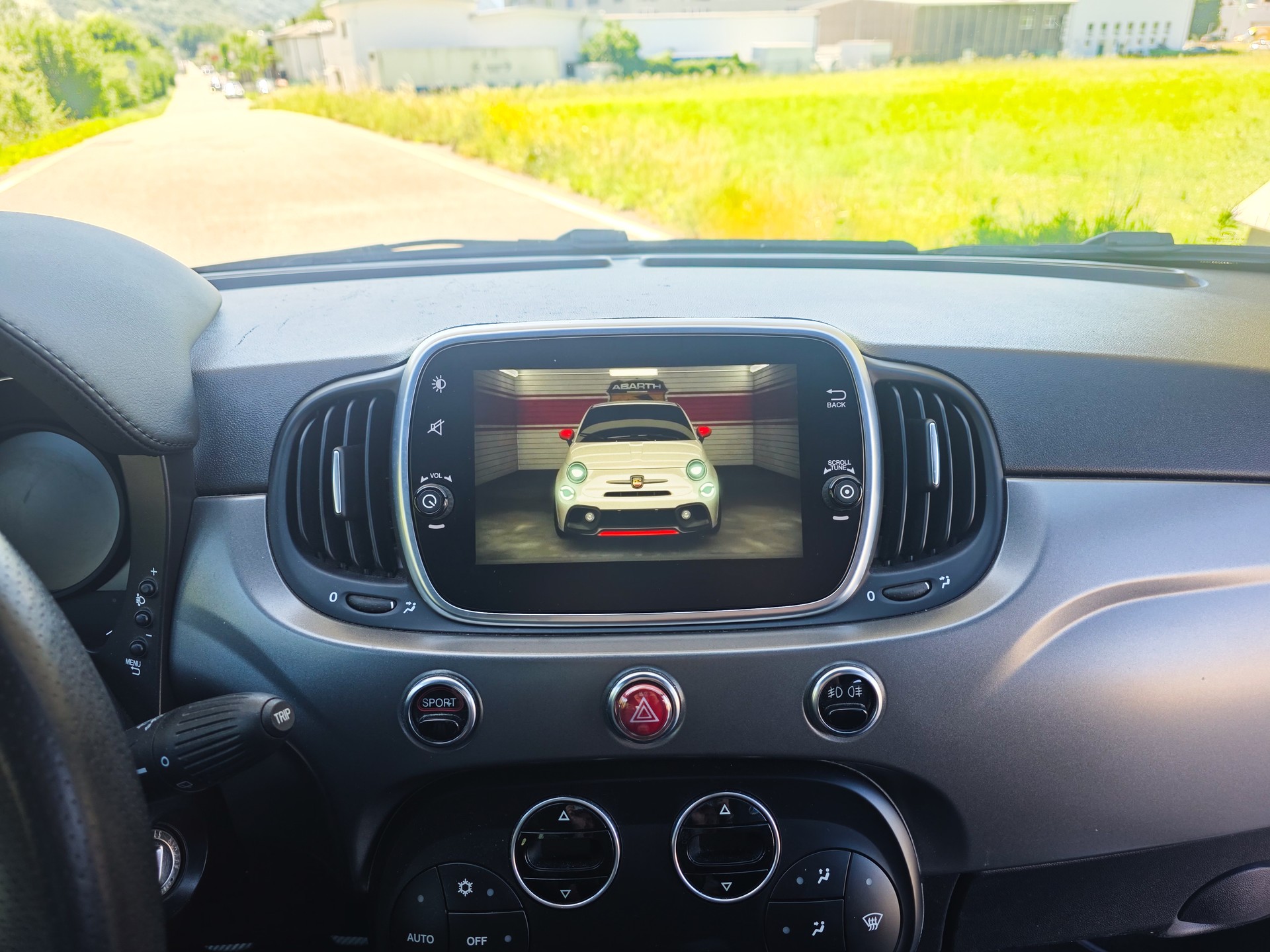 FIAT 595 1.4 16V Turbo Abarth Turismo-image-1
