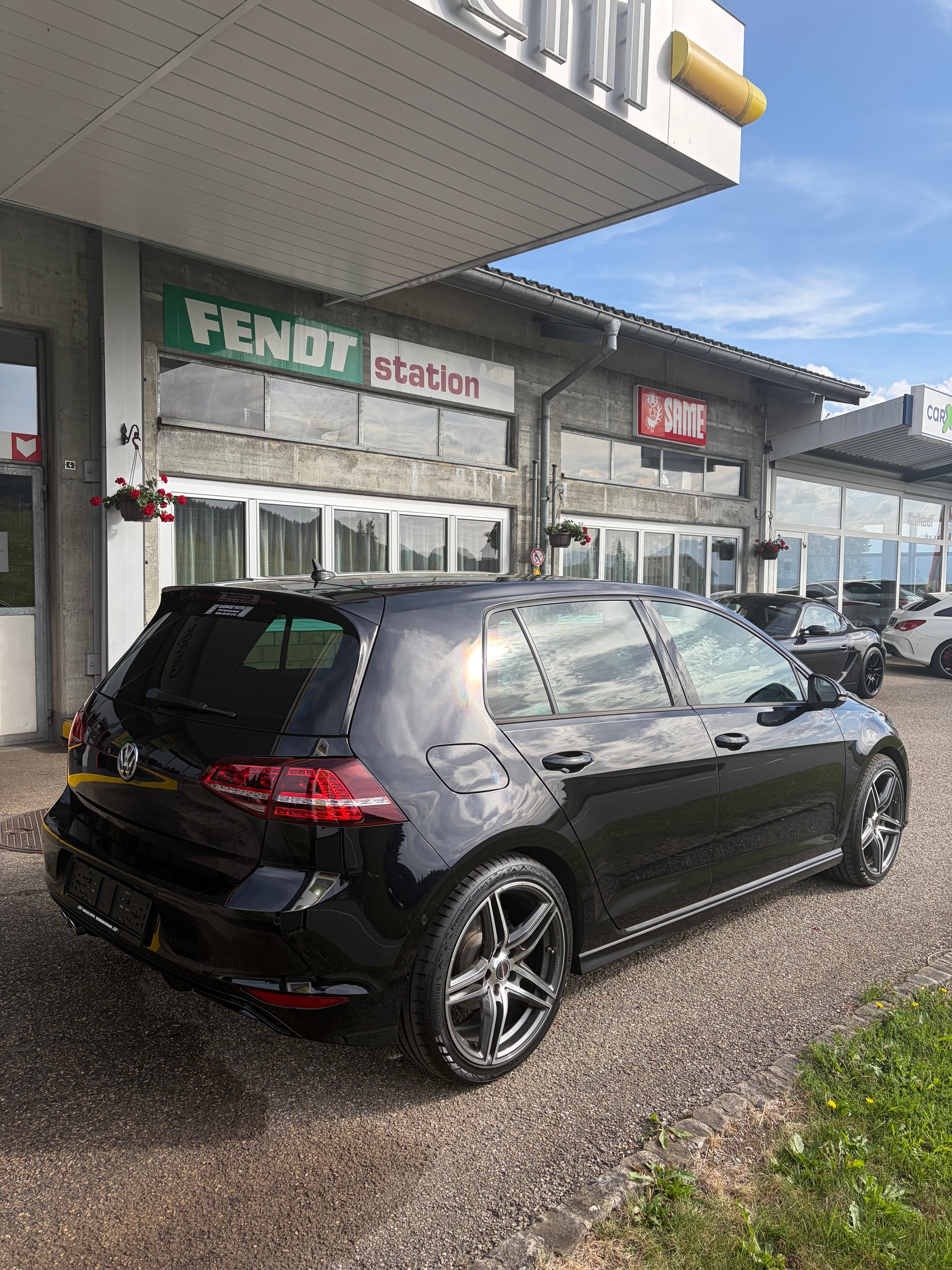 VW Golf 2.0 TDI Allstar R-Line 4Motion-image-2