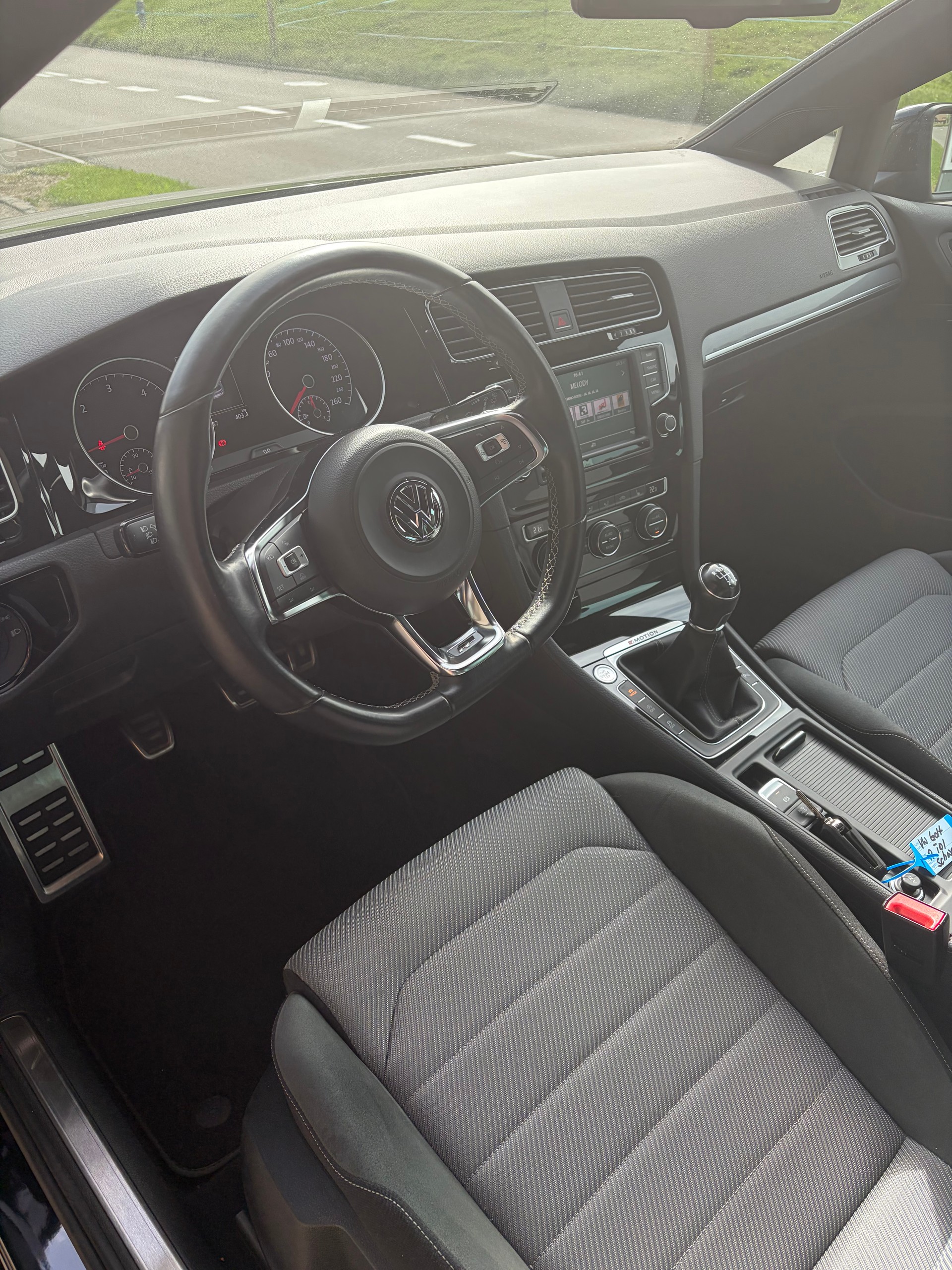 VW Golf 2.0 TDI Allstar R-Line 4Motion-image-4