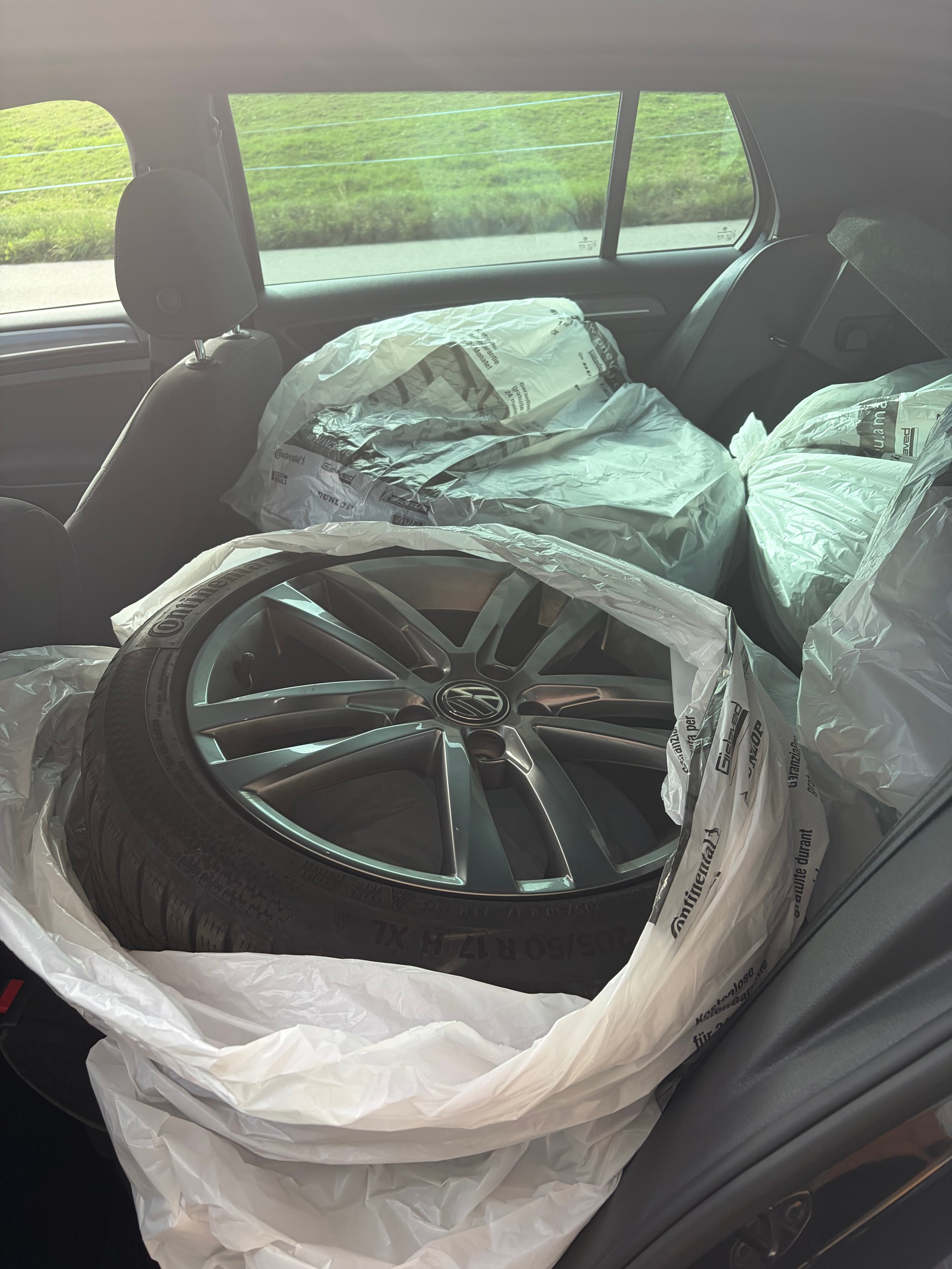 VW Golf 2.0 TDI Allstar R-Line 4Motion-image-5