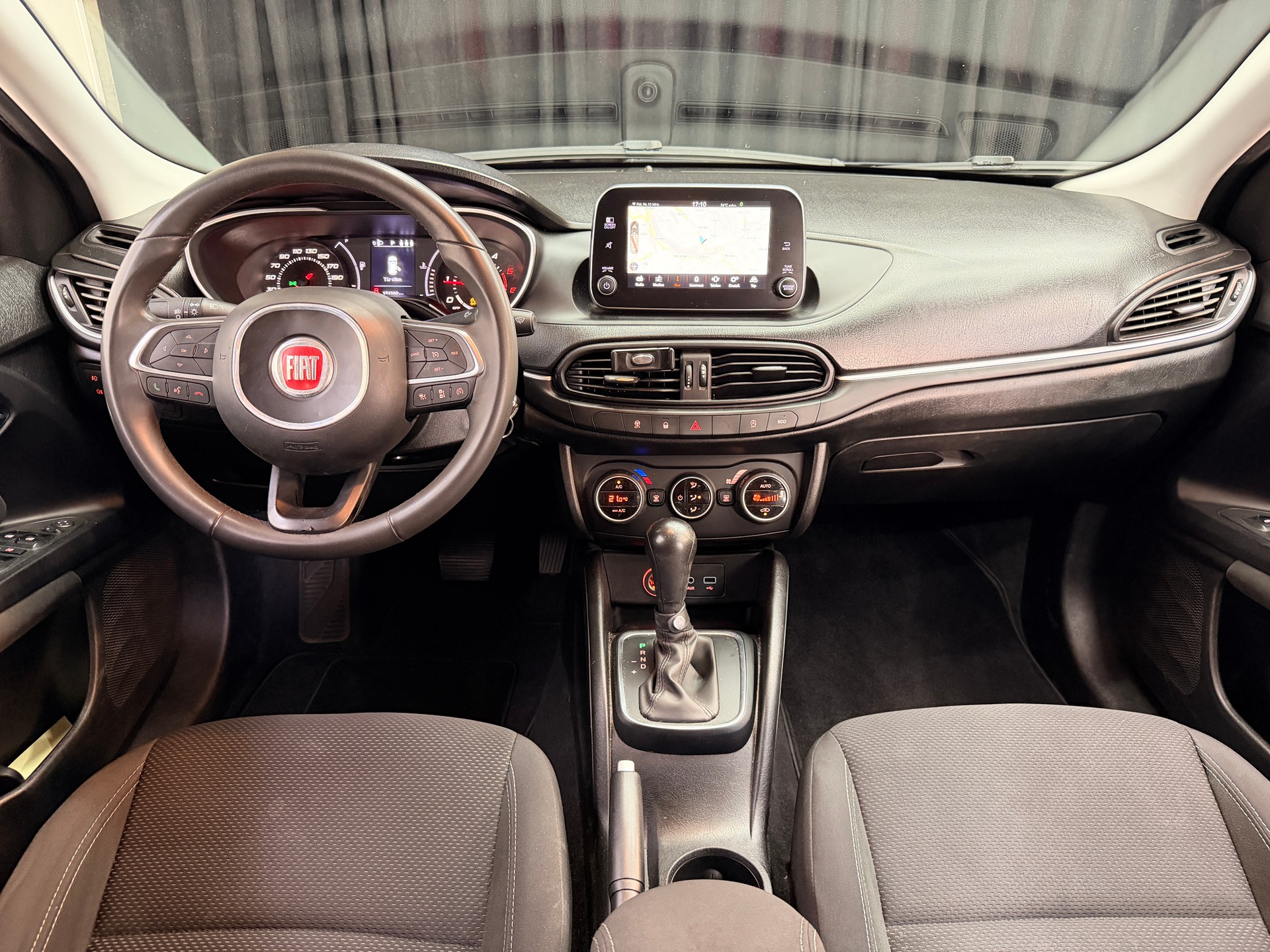 FIAT Tipo 1.6MJ Lounge DCT-6-image-6