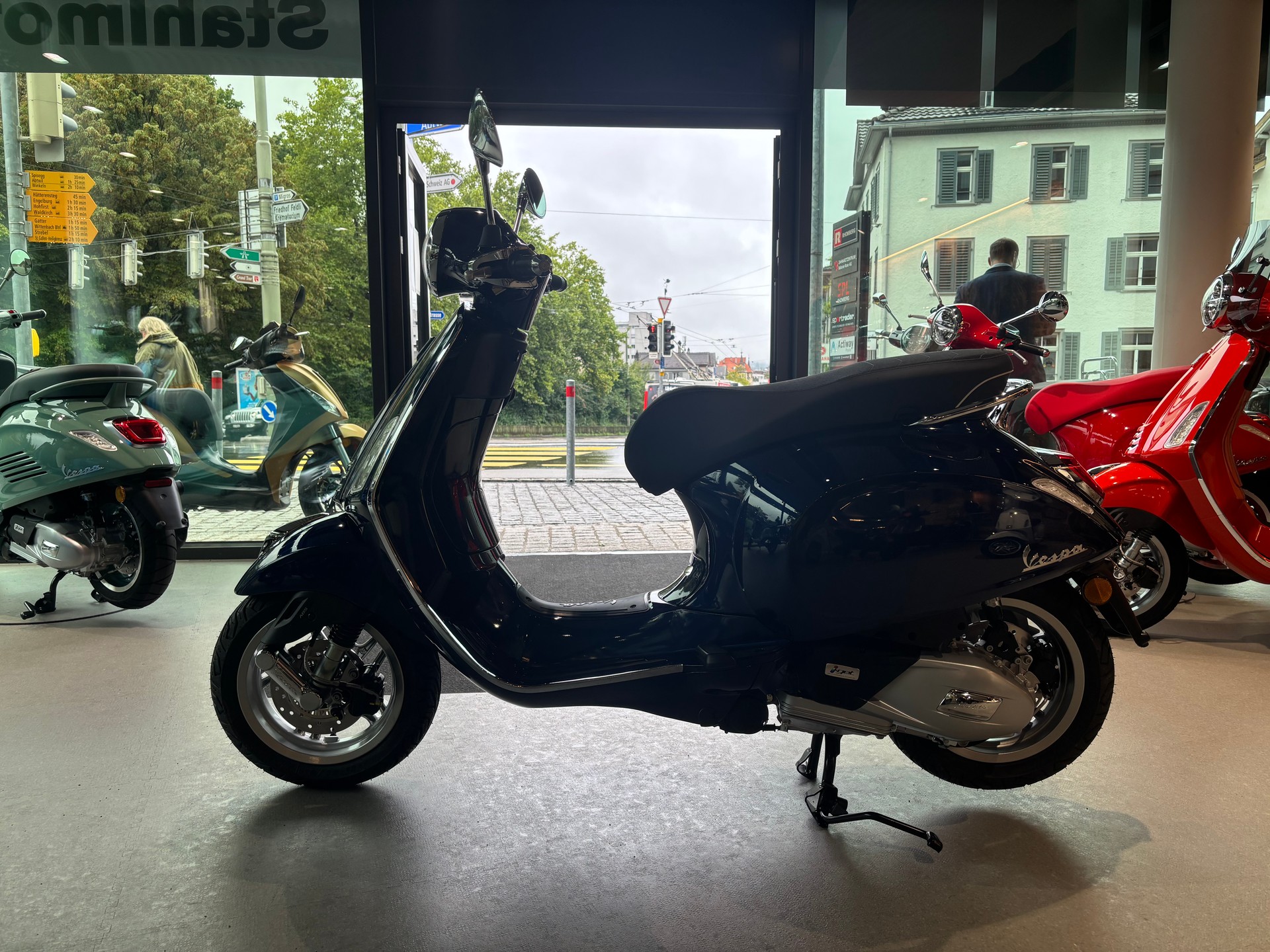 PIAGGIO Vespa Primavera 125 E5+-showroom-element-2