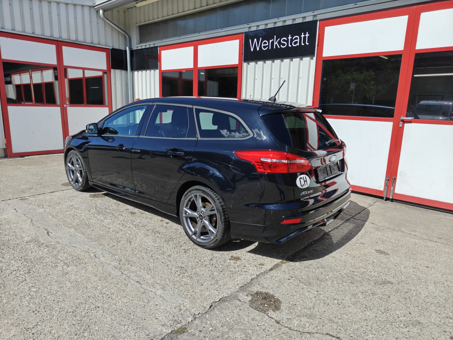FORD Focus 1.5 SCTi ST Line Automatic-image-3