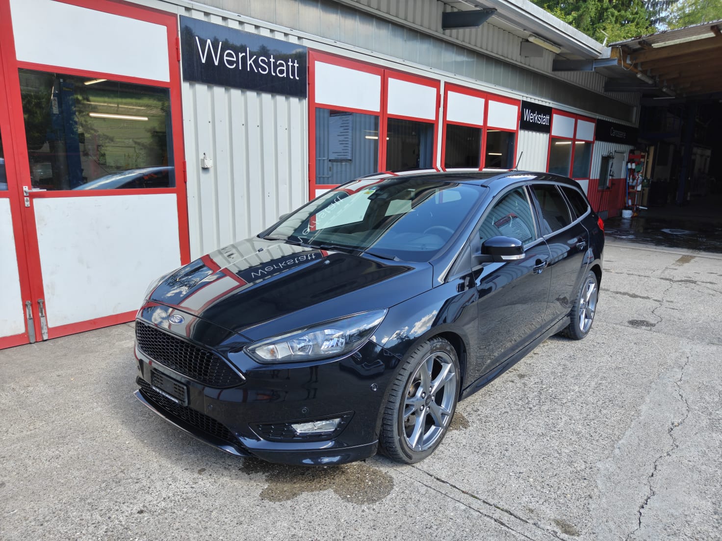 FORD Focus 1.5 SCTi ST Line Automatic-image-1