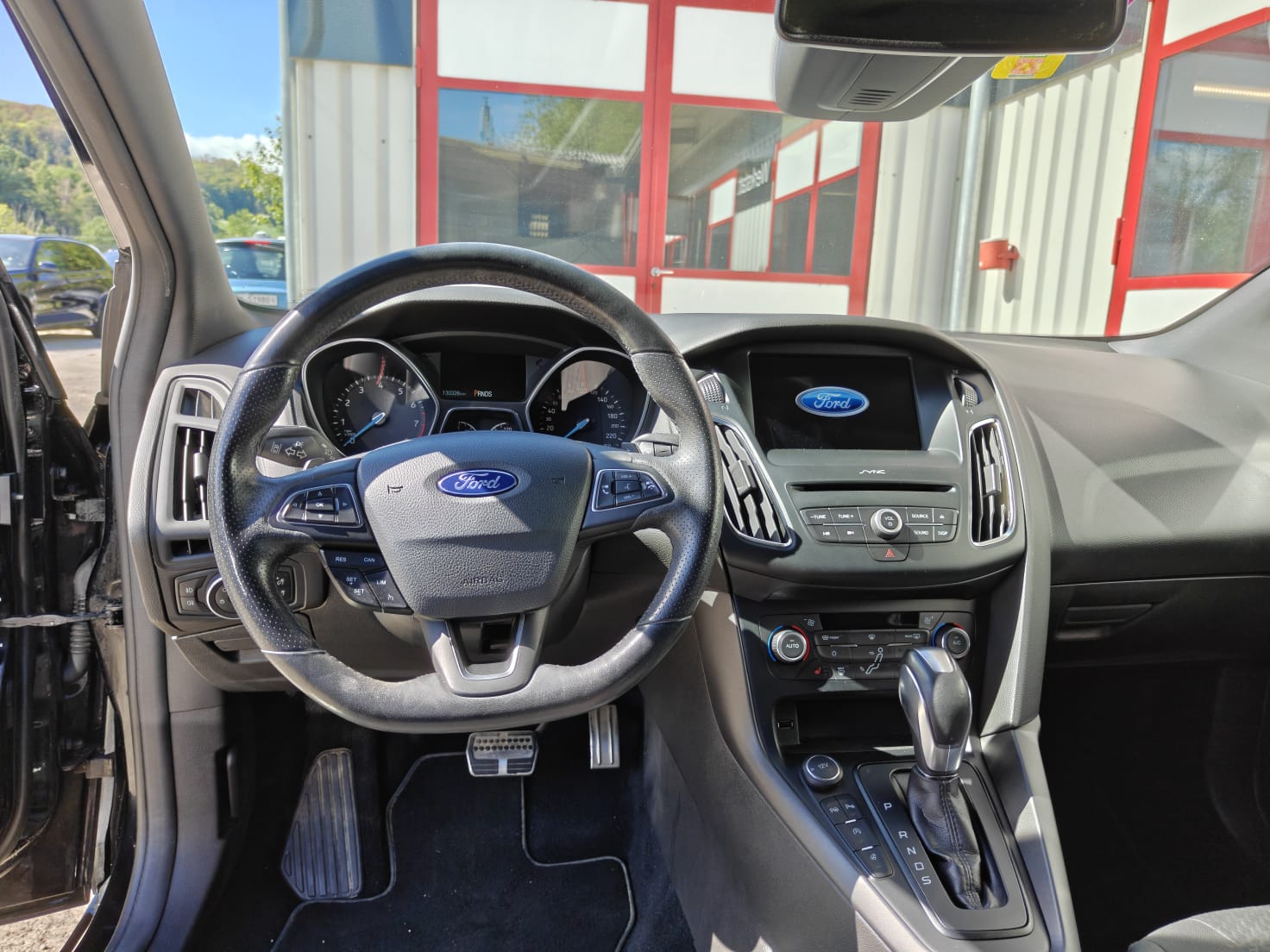 FORD Focus 1.5 SCTi ST Line Automatic-image-7