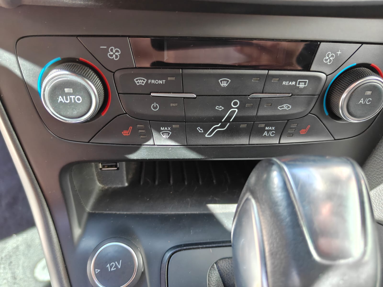 FORD Focus 1.5 SCTi ST Line Automatic-image-10