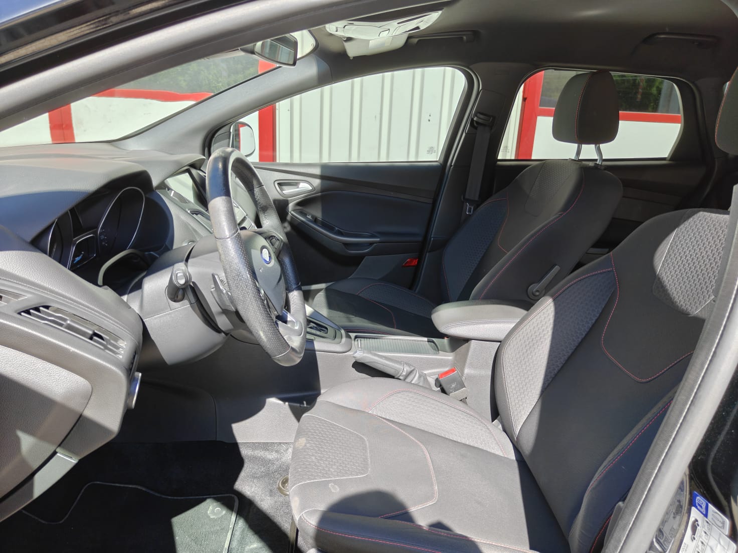 FORD Focus 1.5 SCTi ST Line Automatic-image-8