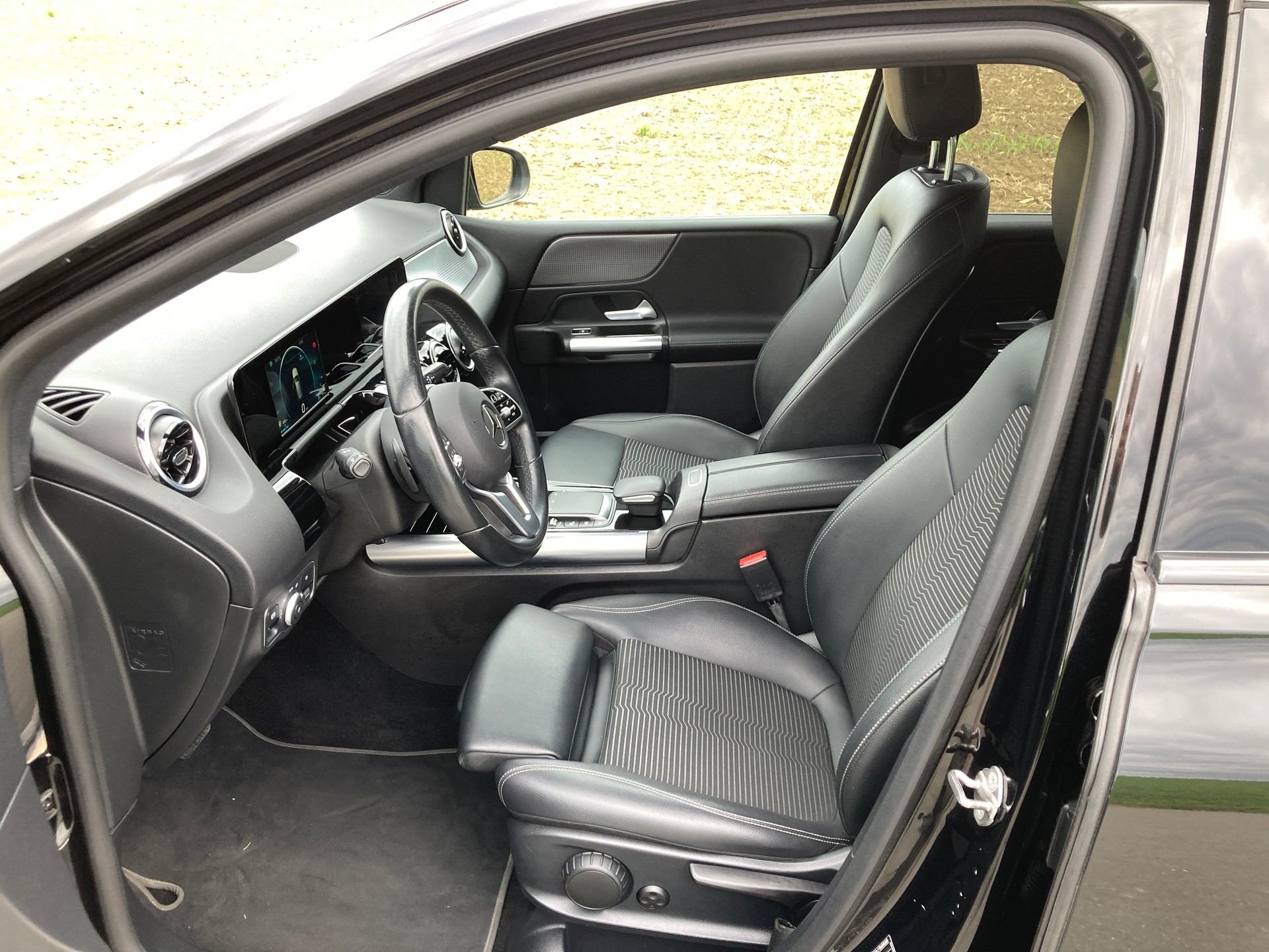 MERCEDES-BENZ B 200 d Night Star 8G-DCT-image-8