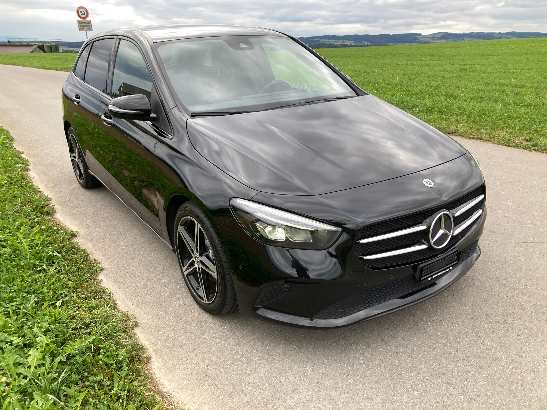 MERCEDES-BENZ B 200 d Night Star 8G-DCT-image-1