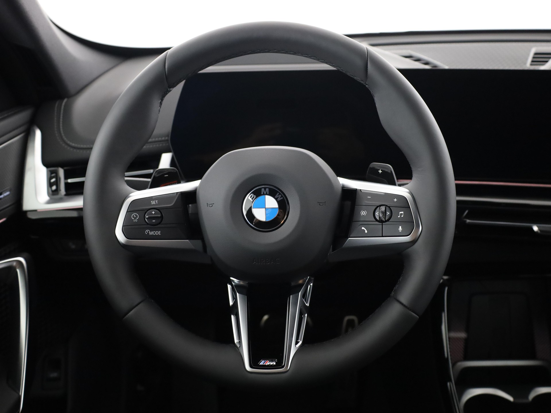 BMW X1 U11 23i xDrive paddles-image-19
