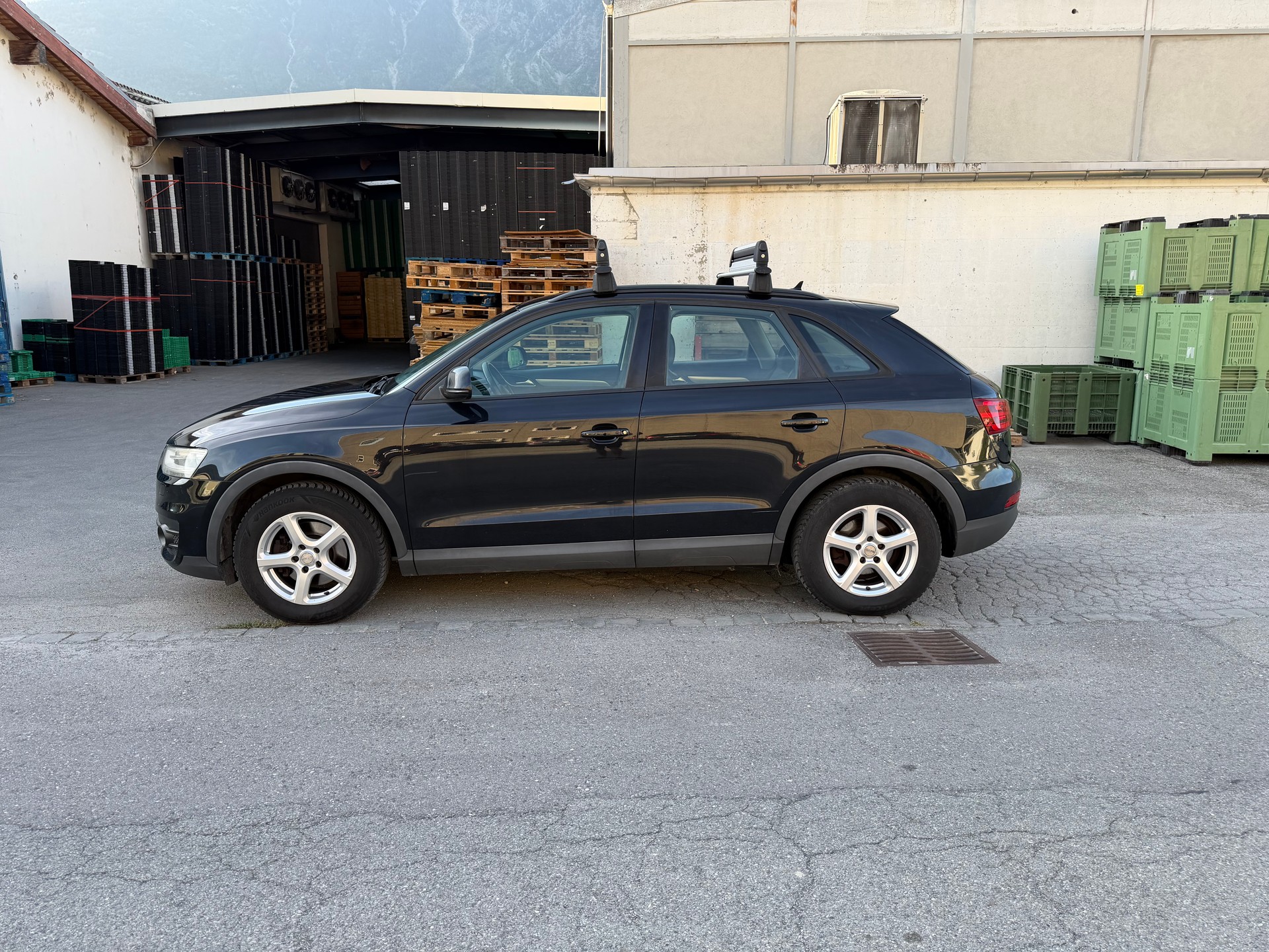 AUDI Q3 2.0 TFSI quattro-image-1