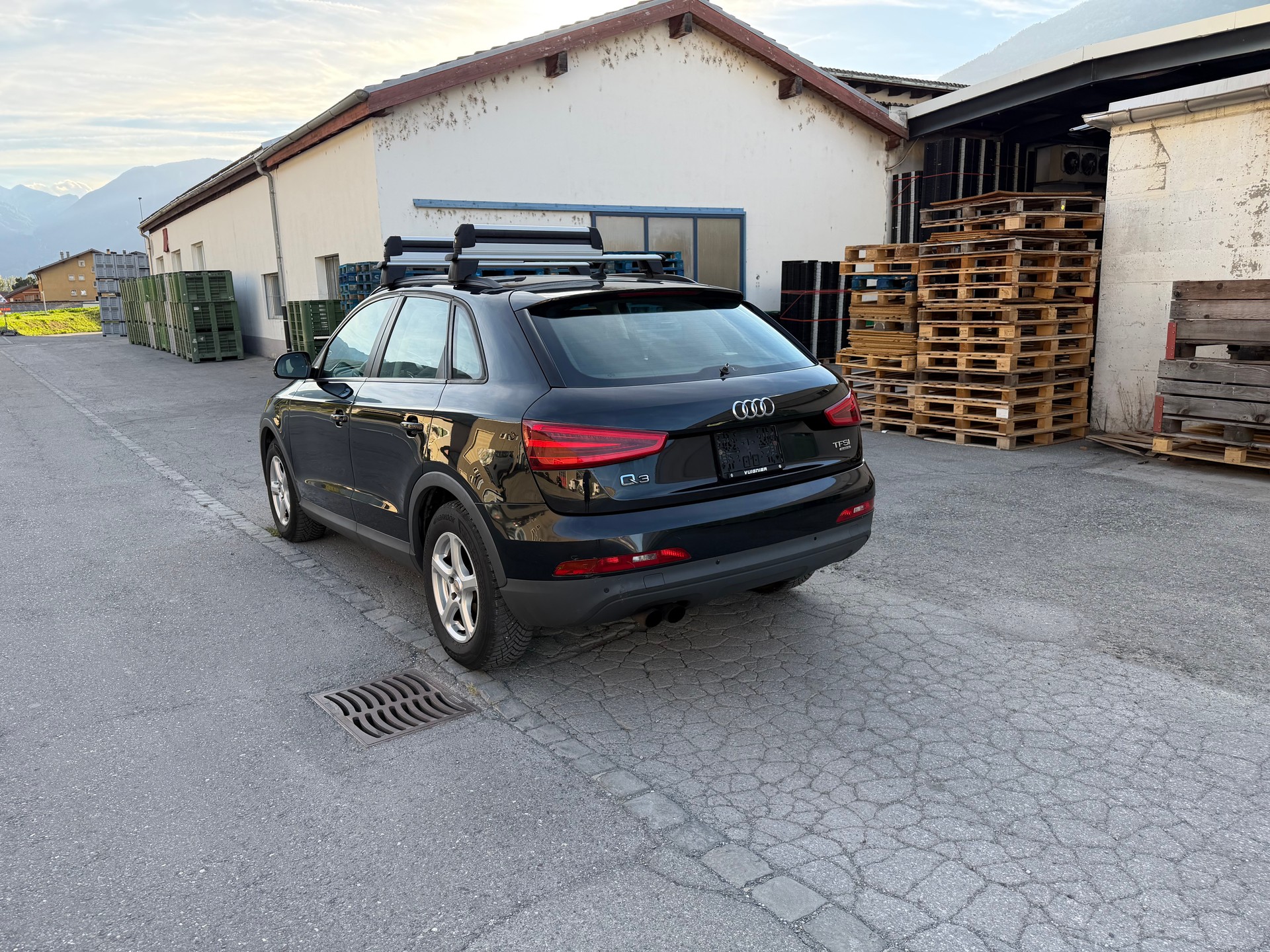 AUDI Q3 2.0 TFSI quattro-image-7
