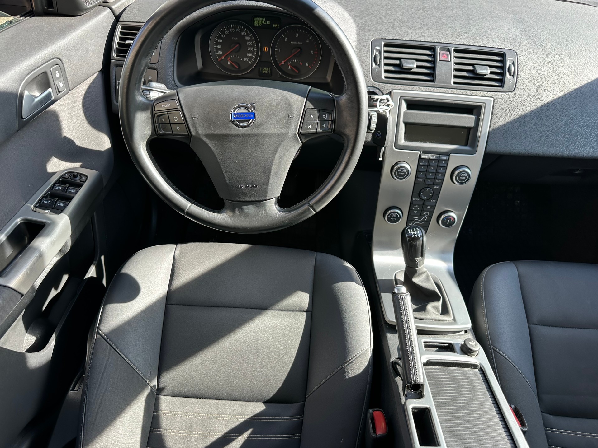 VOLVO V50 2.0D-image-8