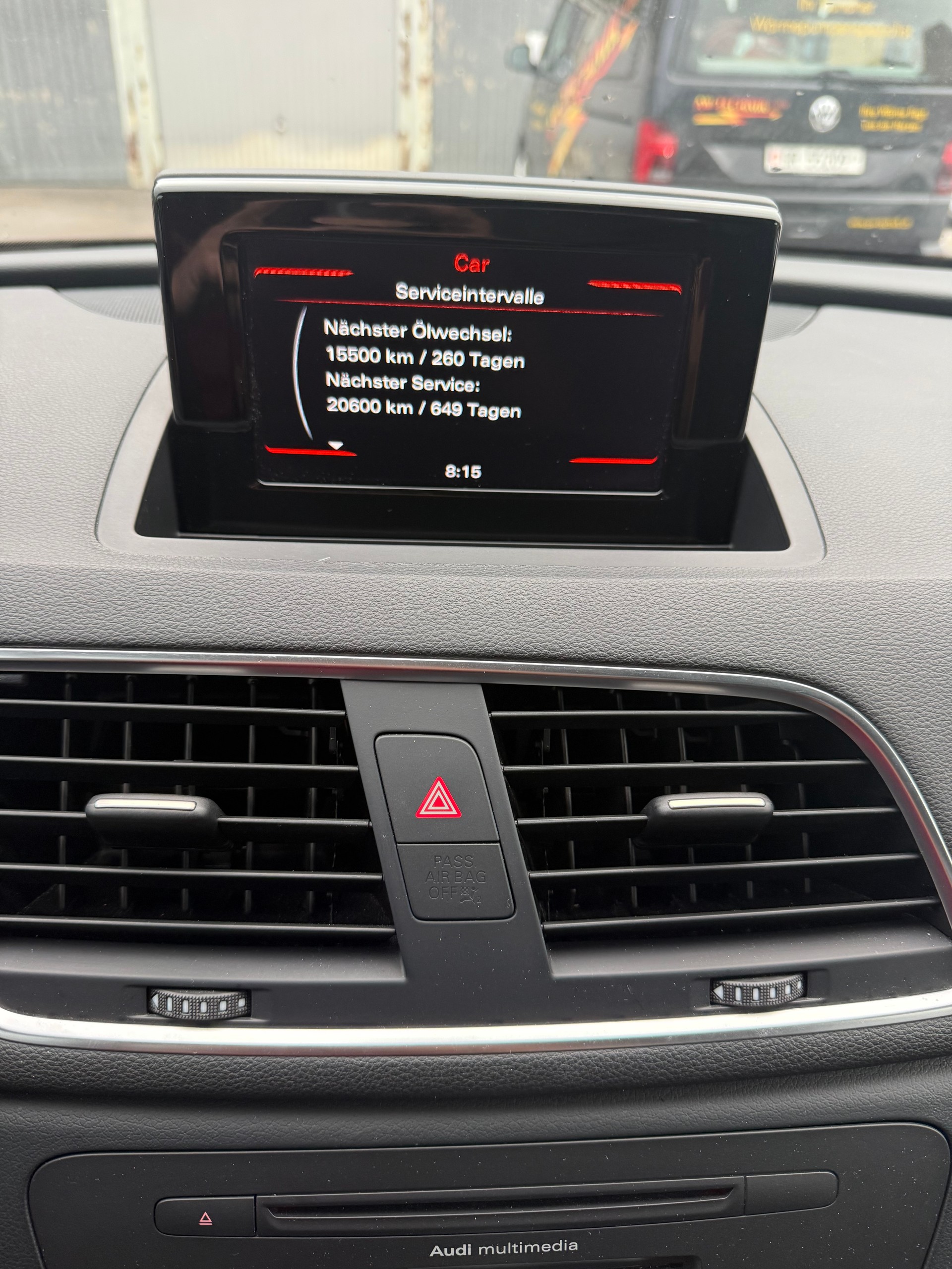 AUDI Q3 2.0 TDI Start quattro S-tronic-image-10
