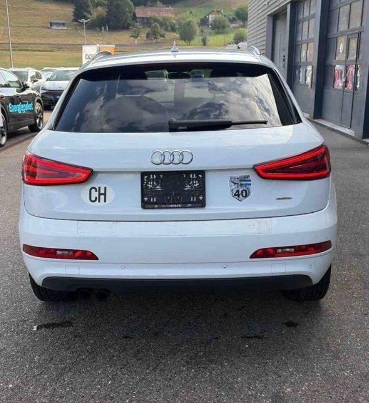 AUDI Q3 2.0 TDI Start quattro S-tronic-image-5