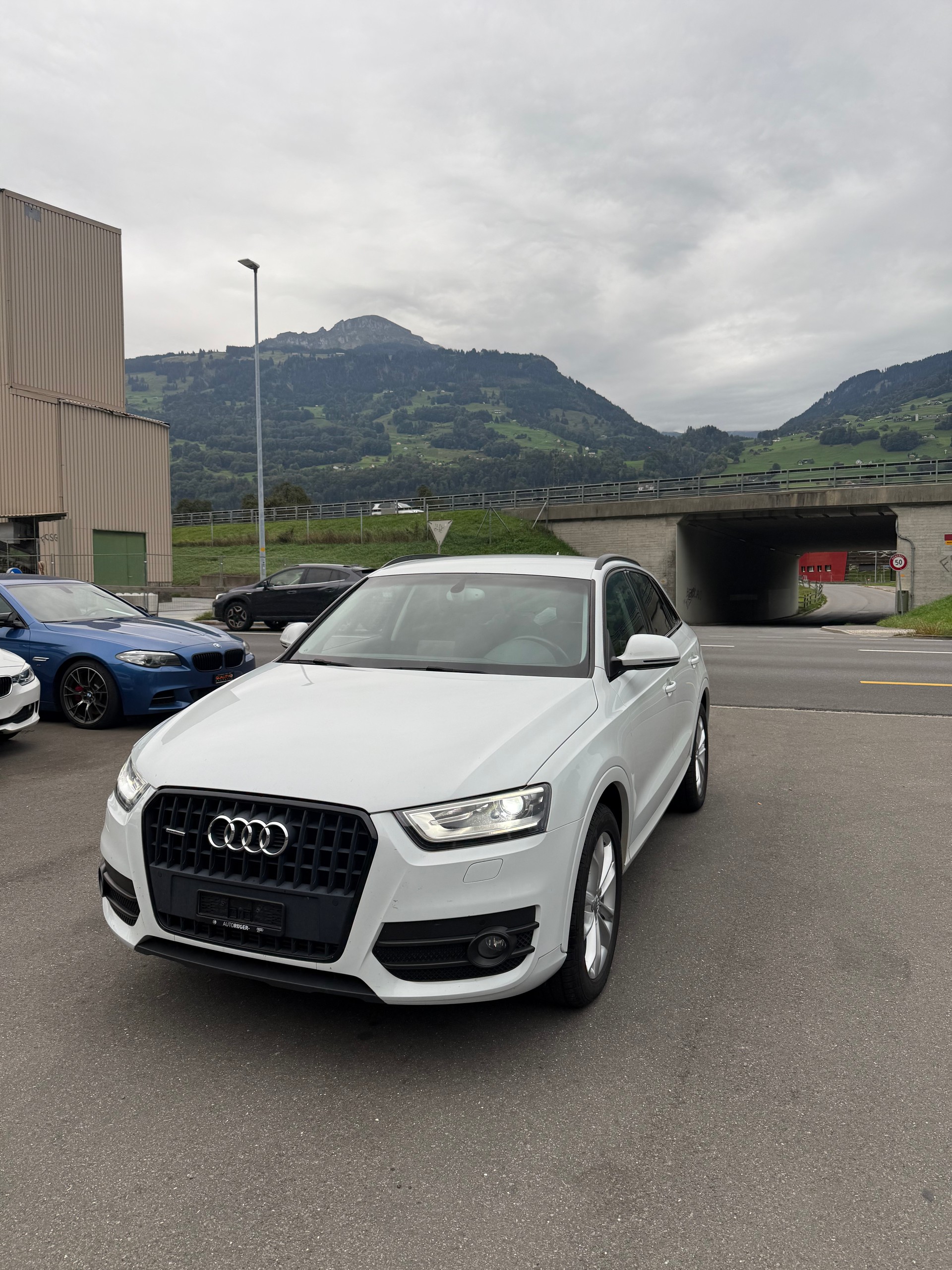 AUDI Q3 2.0 TDI Start quattro S-tronic-image-0