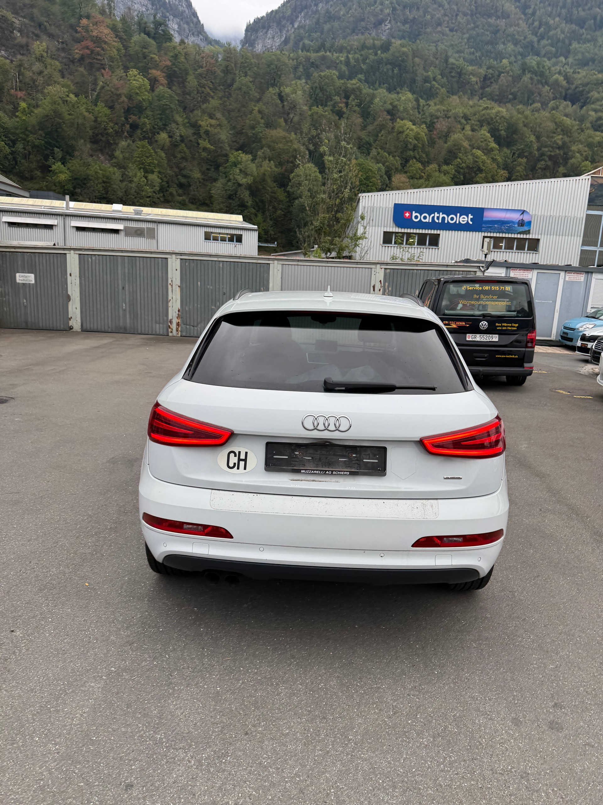 AUDI Q3 2.0 TDI Start quattro S-tronic-image-14