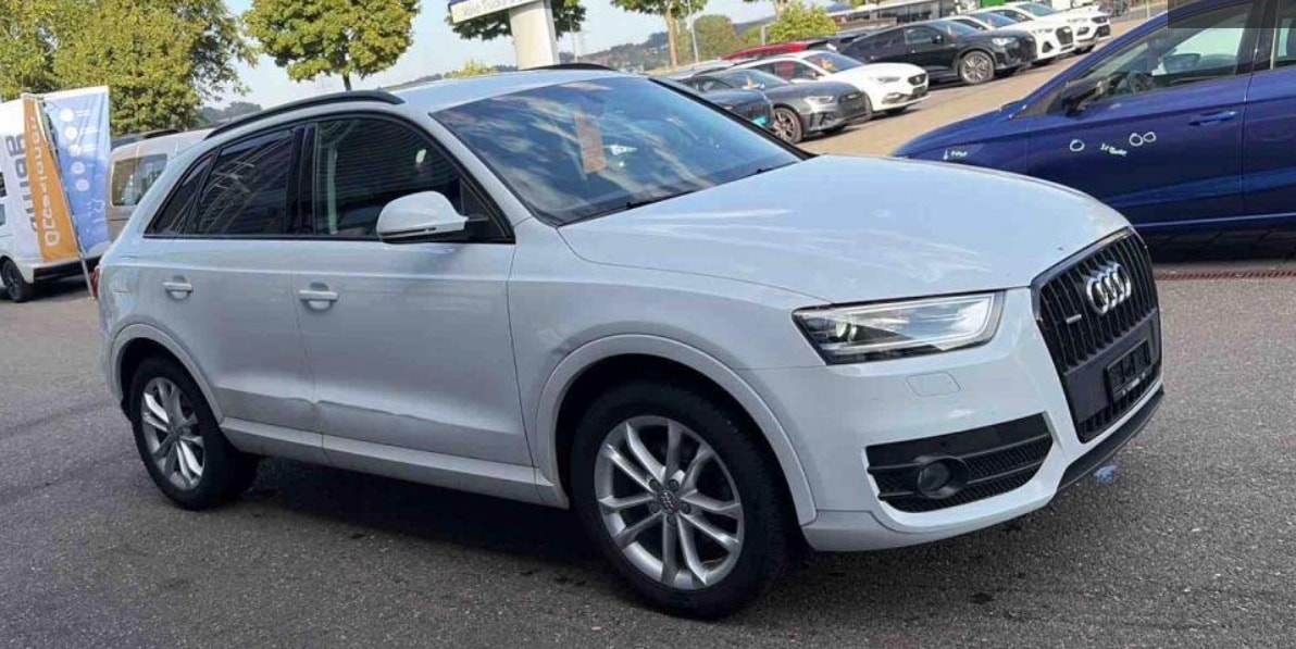 AUDI Q3 2.0 TDI Start quattro S-tronic-image-2