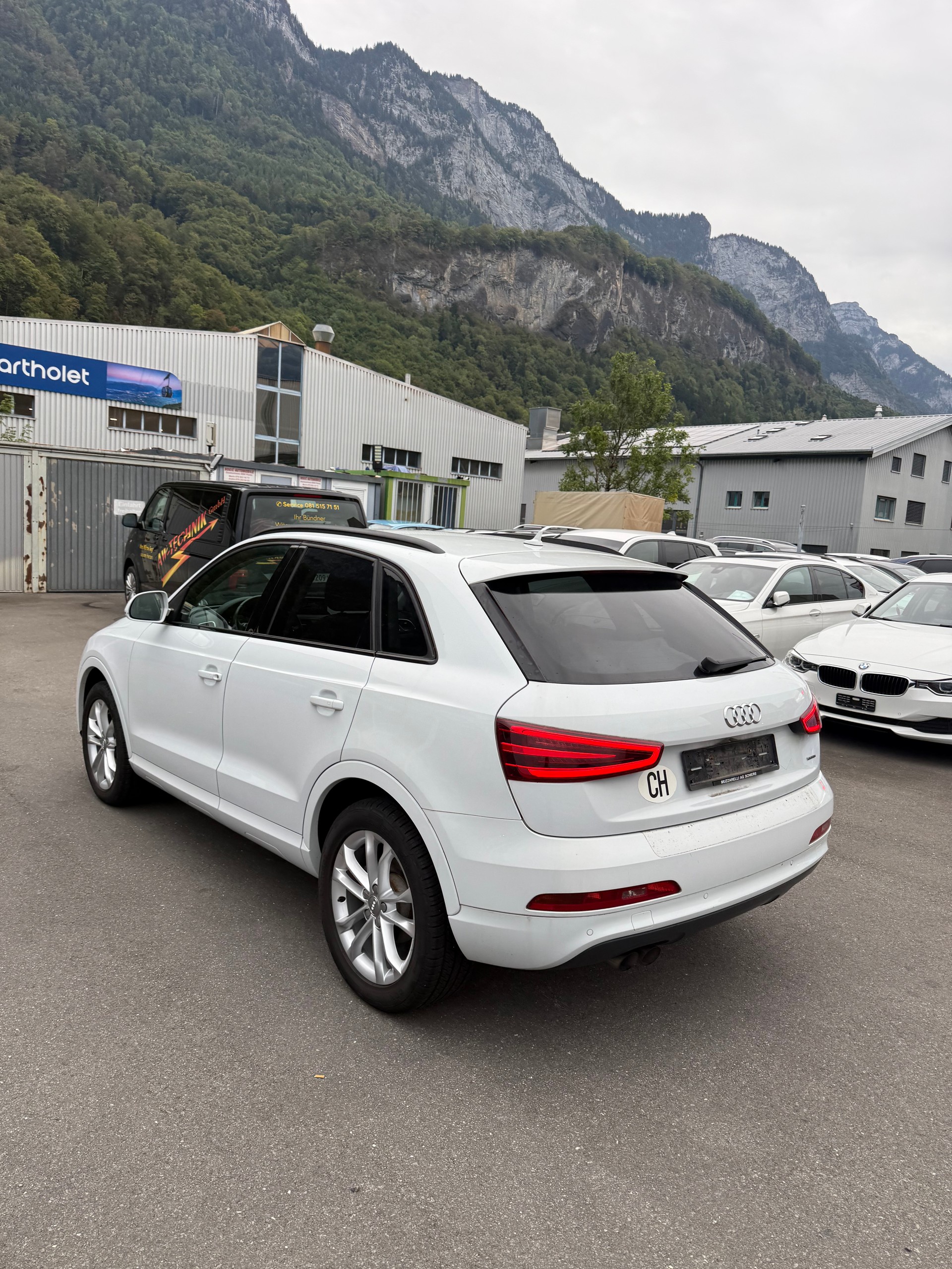 AUDI Q3 2.0 TDI Start quattro S-tronic-image-13